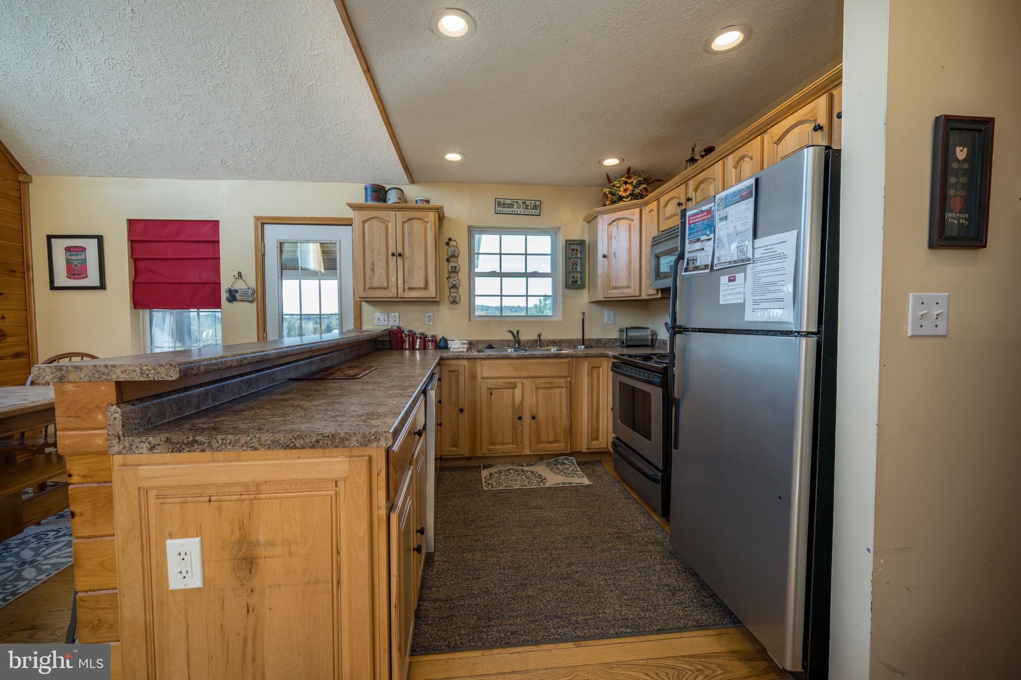 PARADISE POINT - Residential