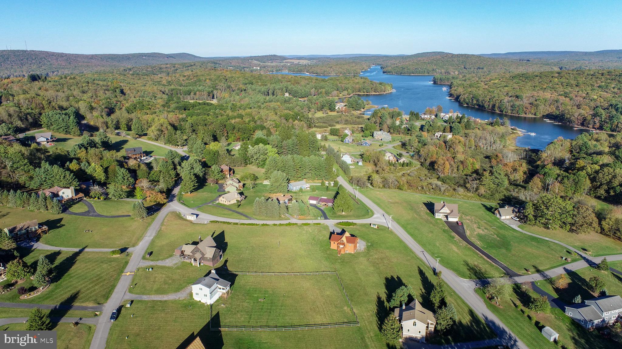 PARADISE POINT - Residential