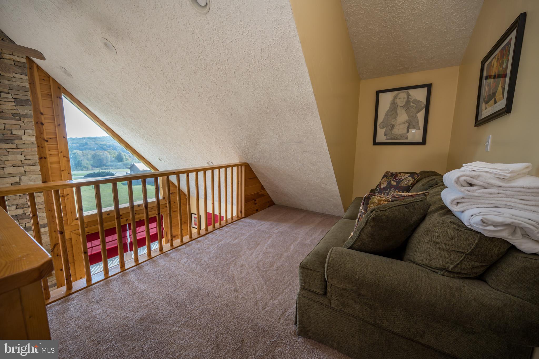 PARADISE POINT - Residential