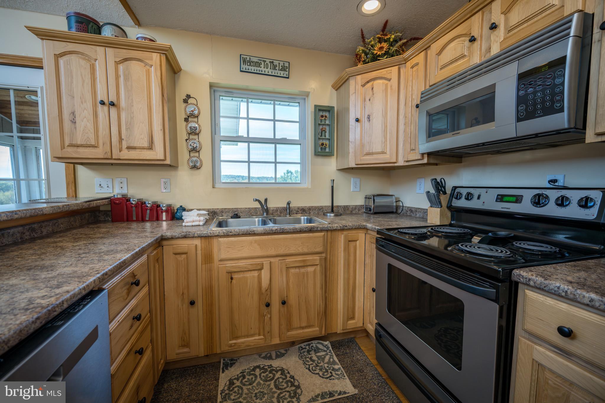 PARADISE POINT - Residential