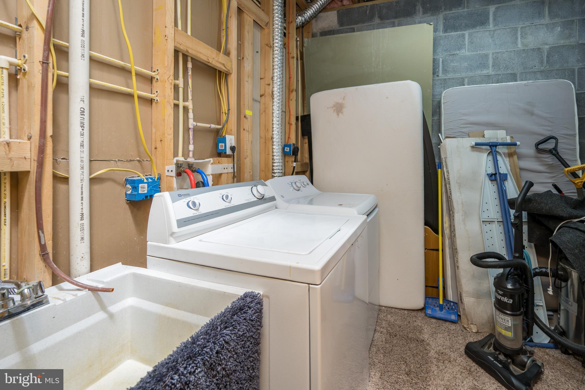 PARADISE POINT - Residential