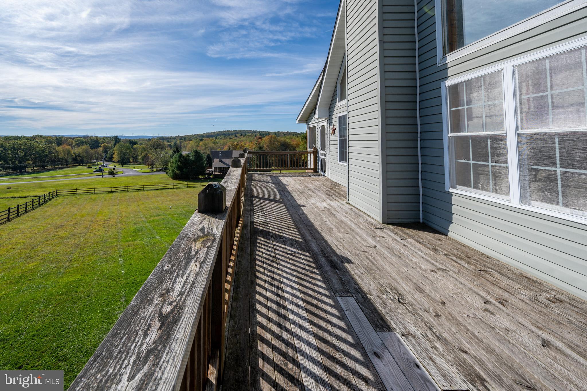 PARADISE POINT - Residential