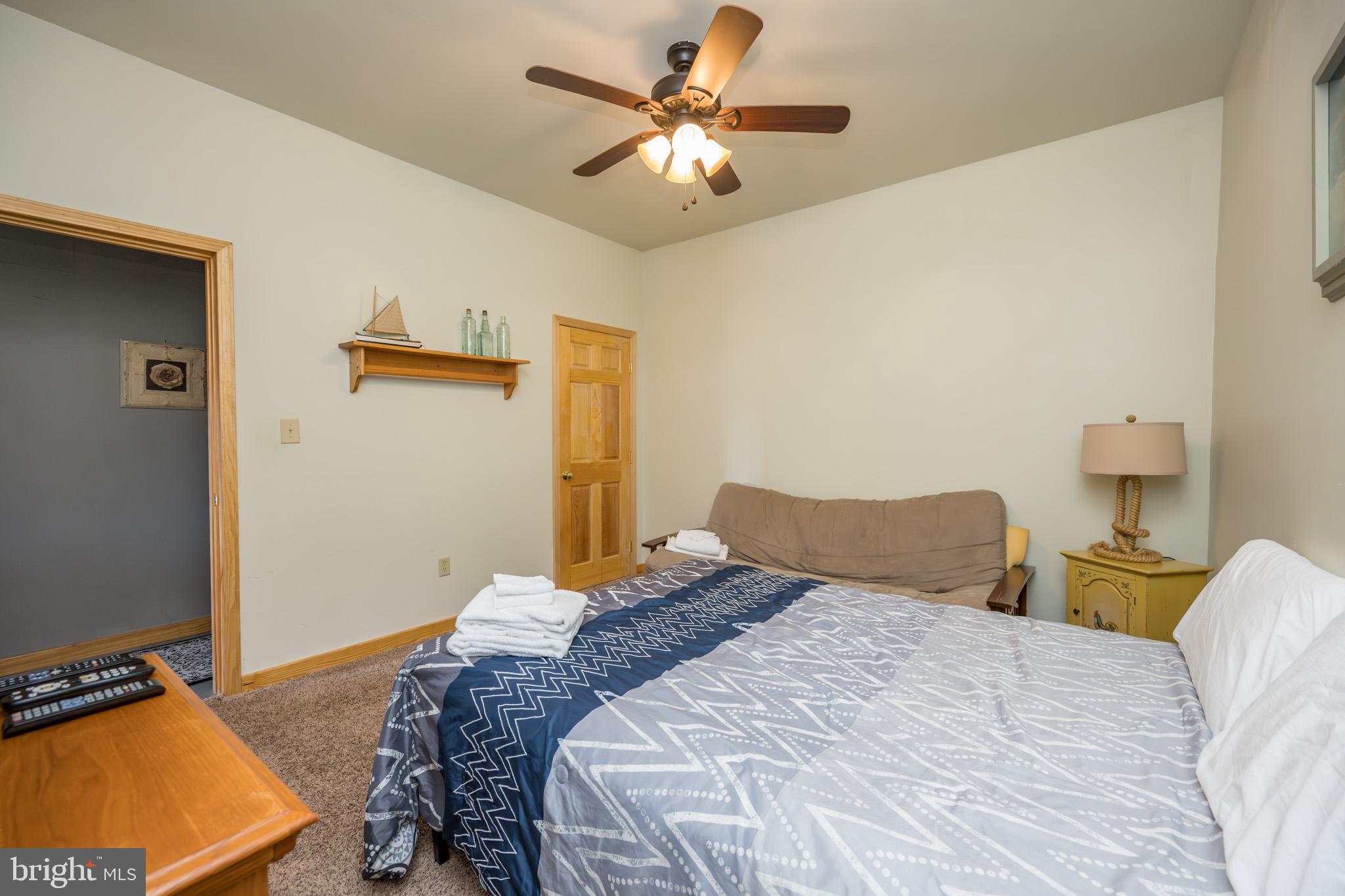 PARADISE POINT - Residential