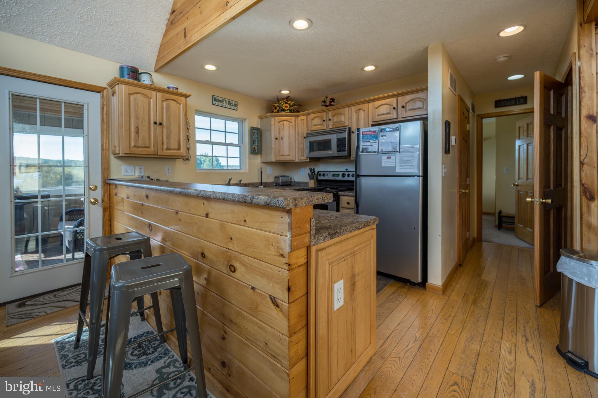 PARADISE POINT - Residential