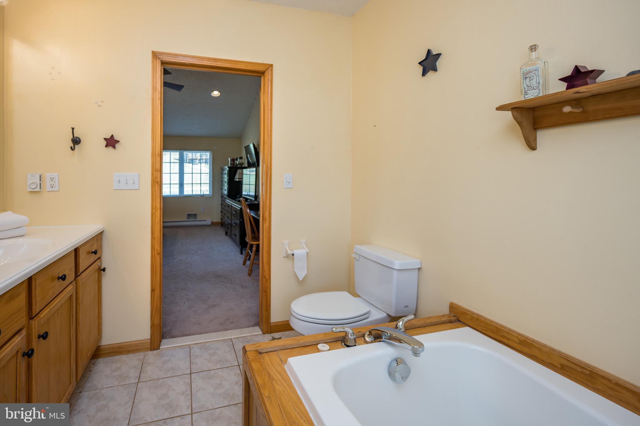 PARADISE POINT - Residential