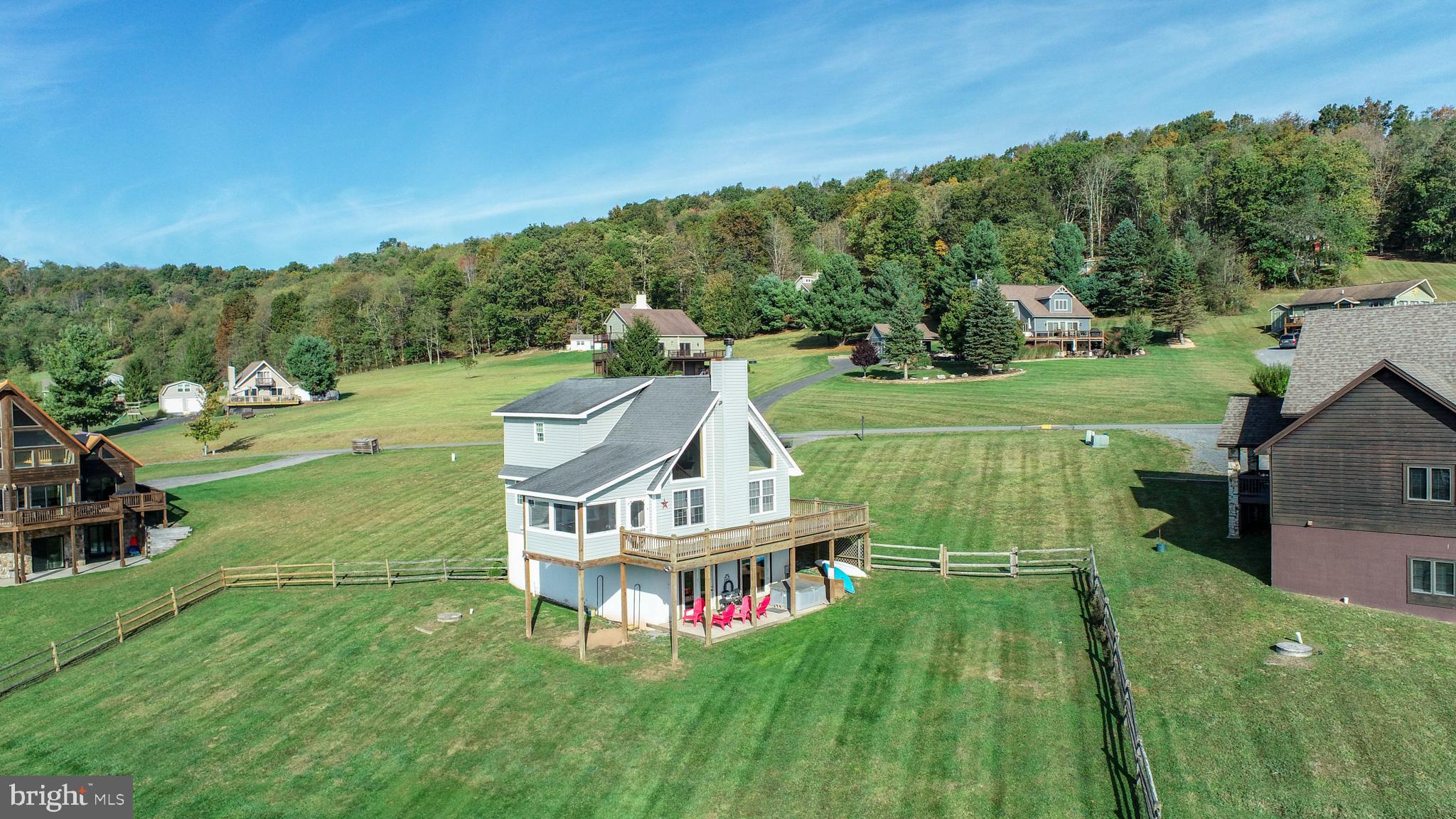 PARADISE POINT - Residential