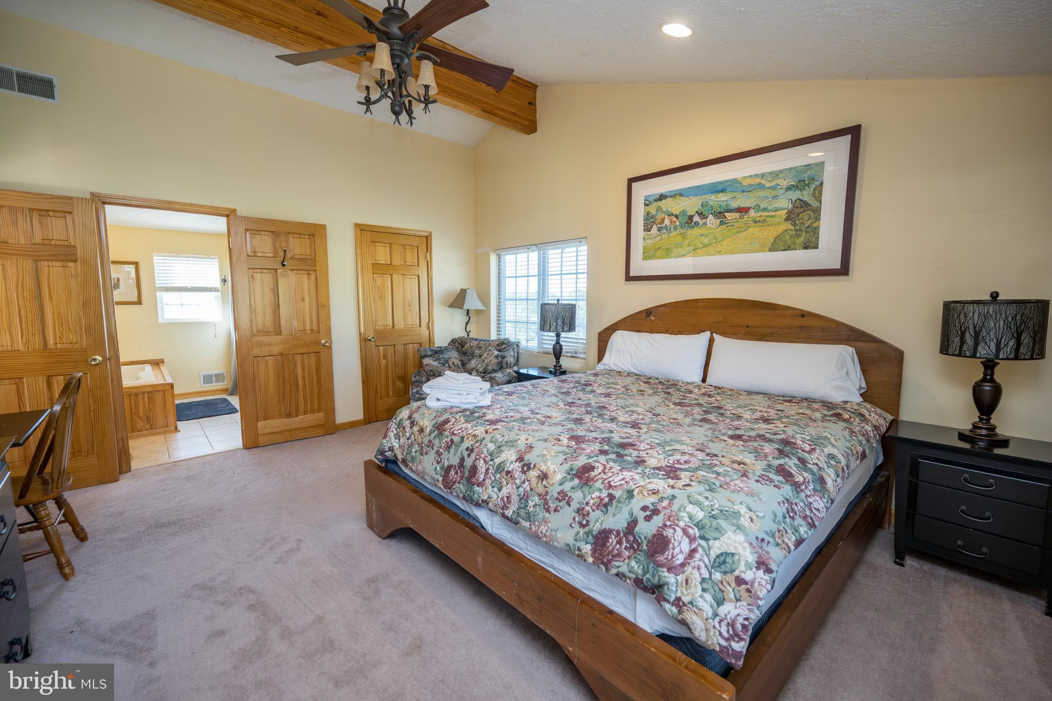 PARADISE POINT - Residential