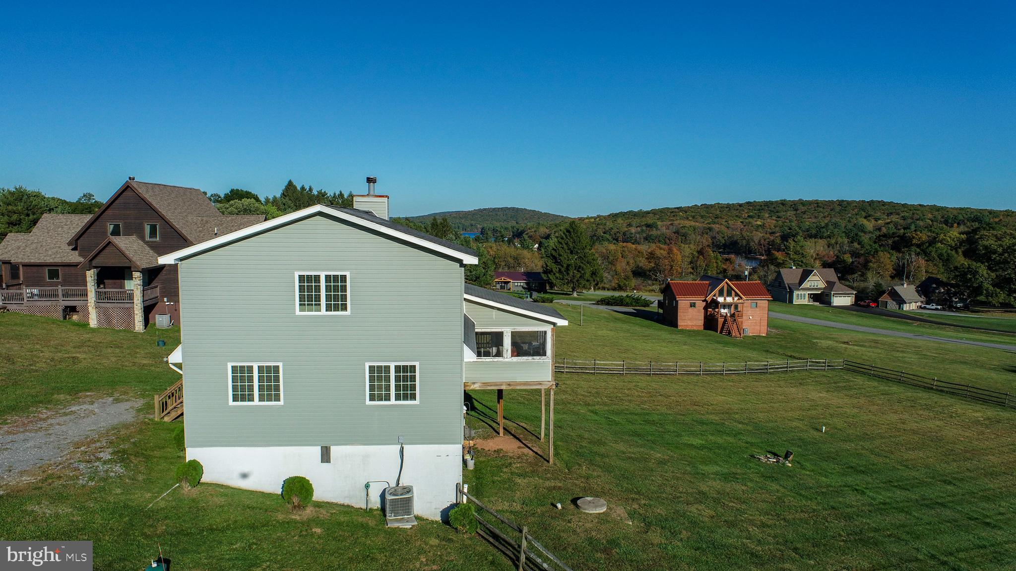 PARADISE POINT - Residential