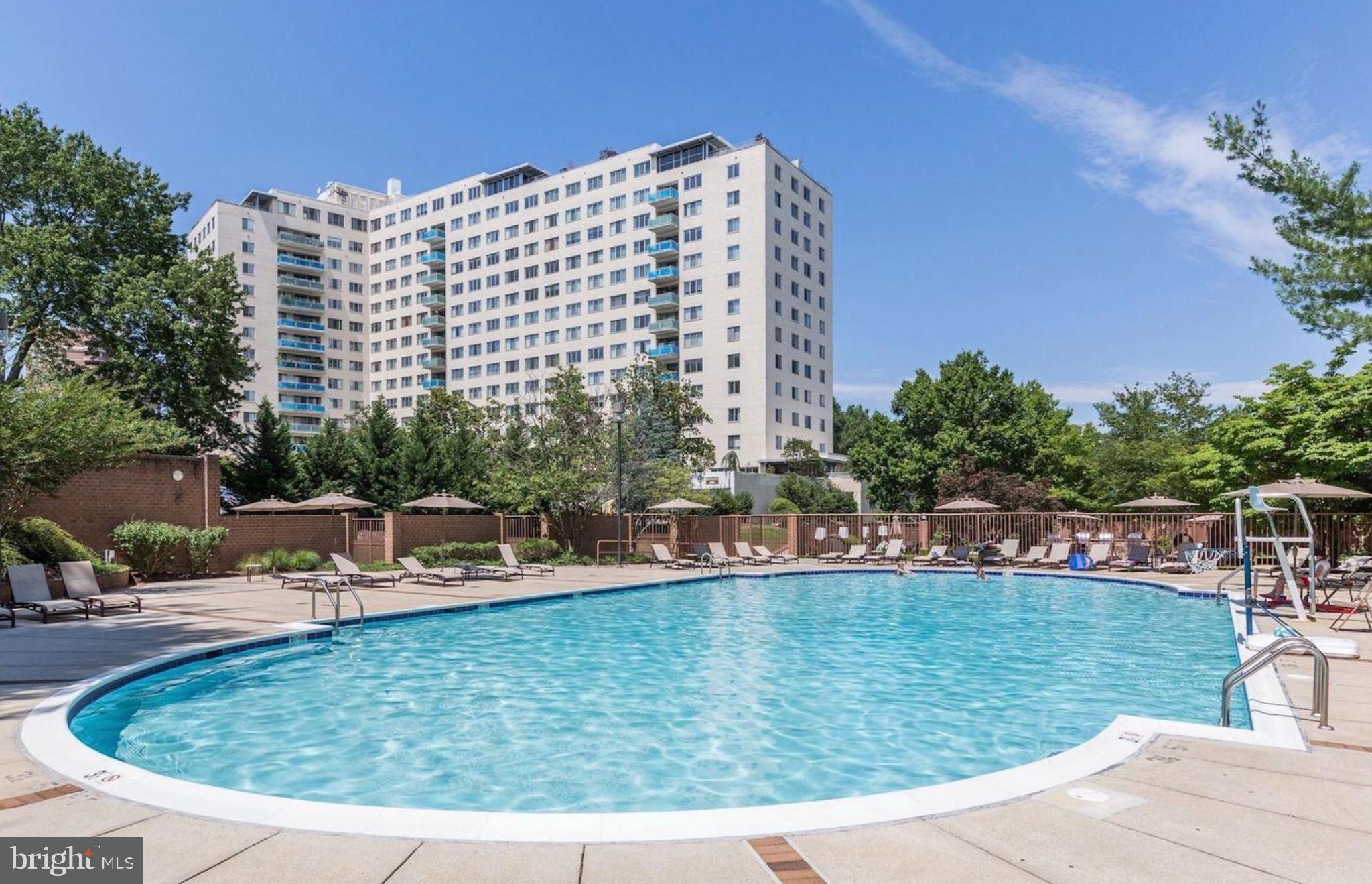 GROSVENOR PARK TOWNHOME CONDOMINIUMS - Residential