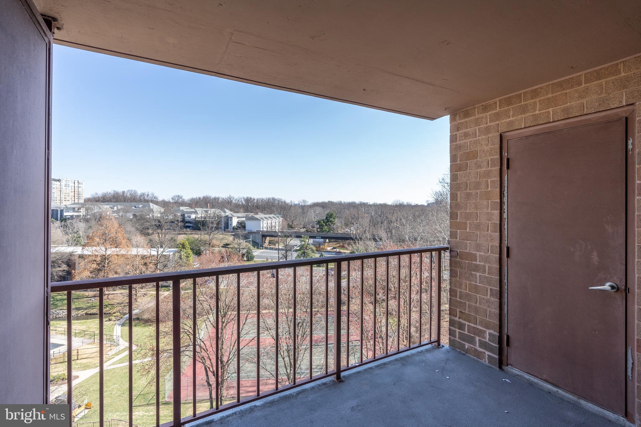 GROSVENOR PARK TOWNHOME CONDOMINIUMS - Residential