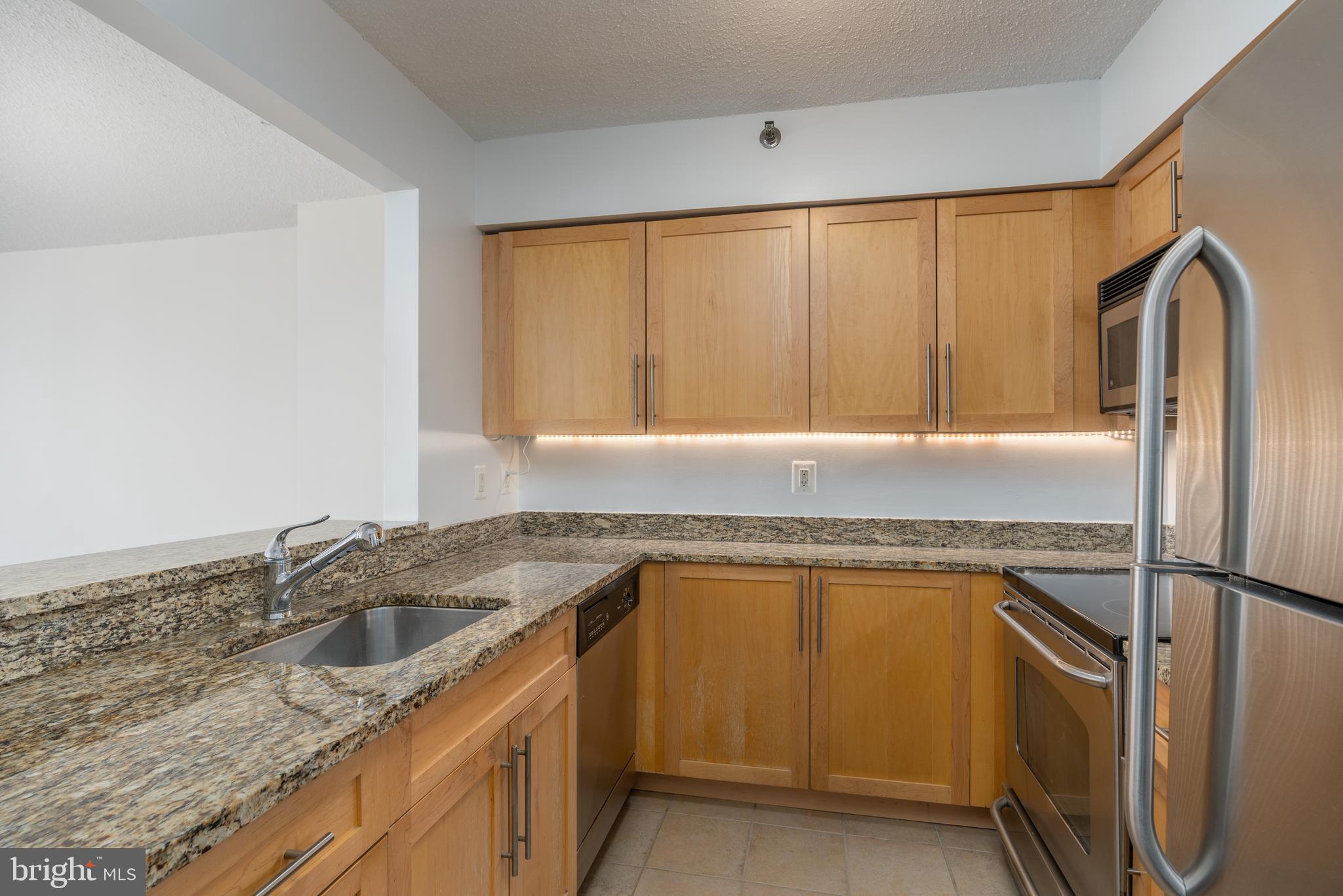 GROSVENOR PARK TOWNHOME CONDOMINIUMS - Residential