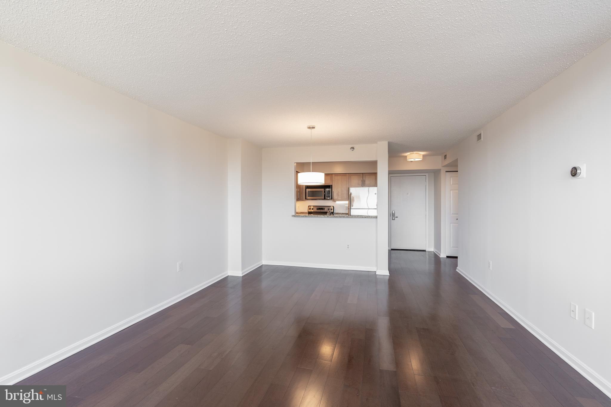 GROSVENOR PARK TOWNHOME CONDOMINIUMS - Residential