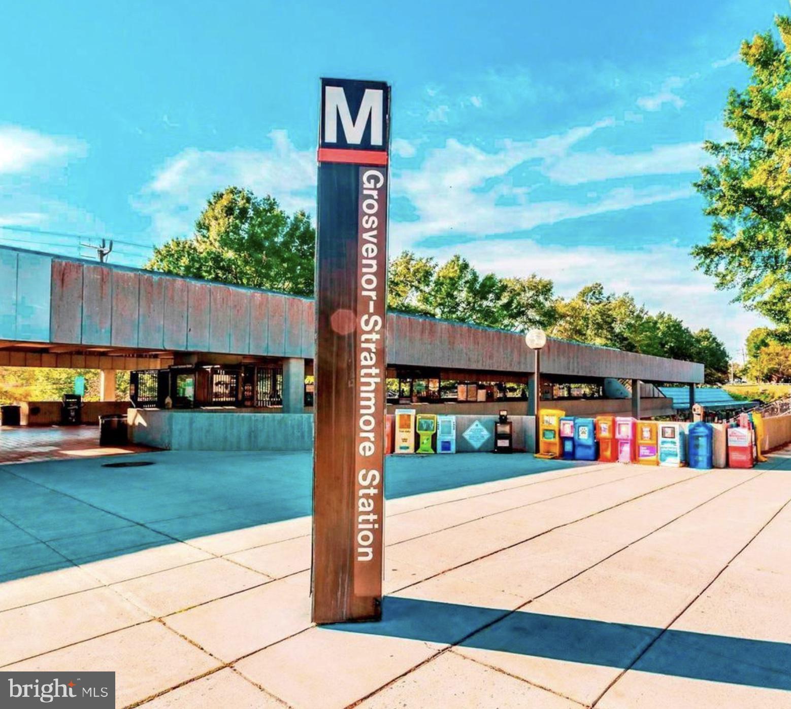 GROSVENOR PARK TOWNHOME CONDOMINIUMS - Residential