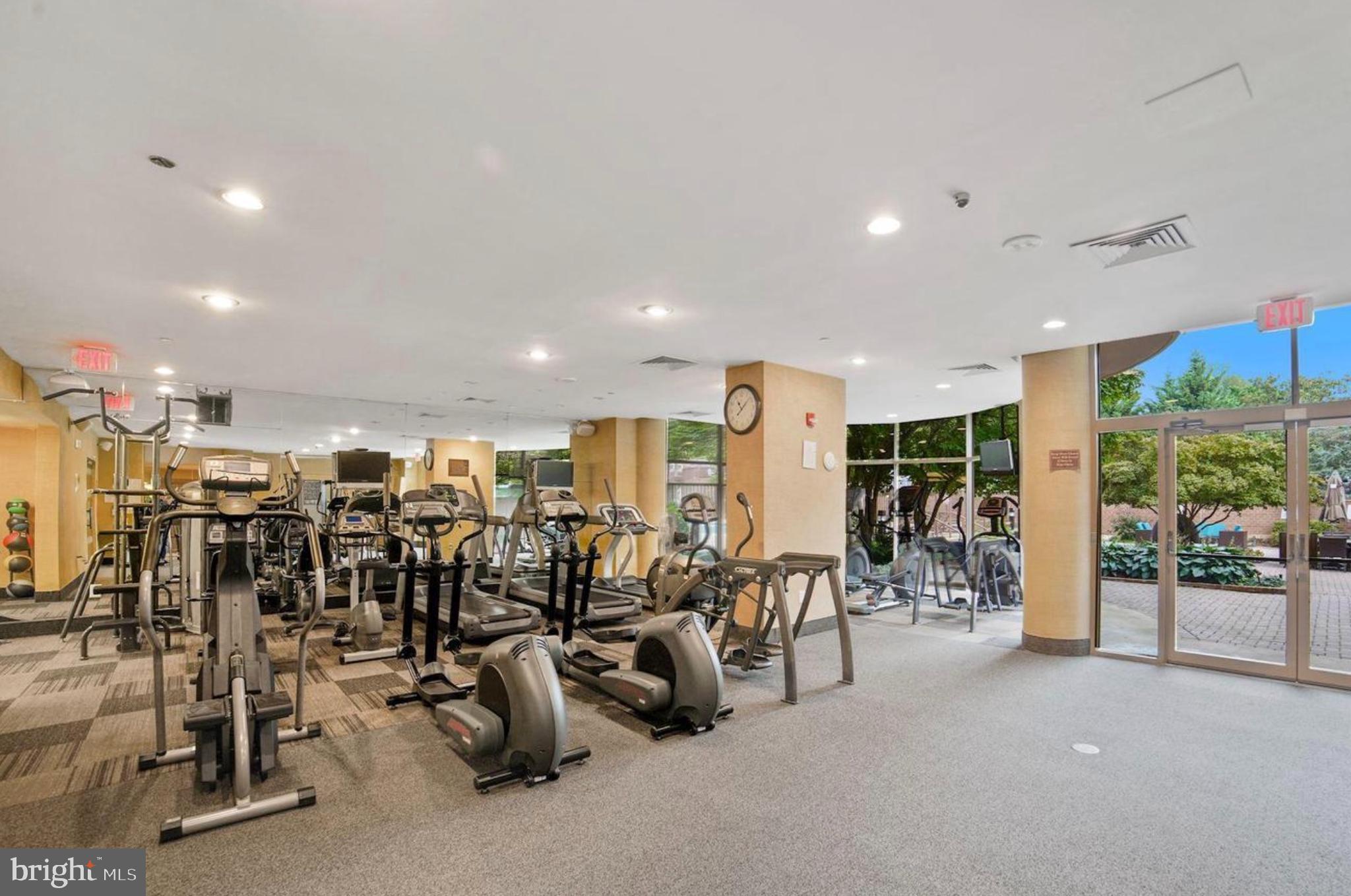 GROSVENOR PARK TOWNHOME CONDOMINIUMS - Residential