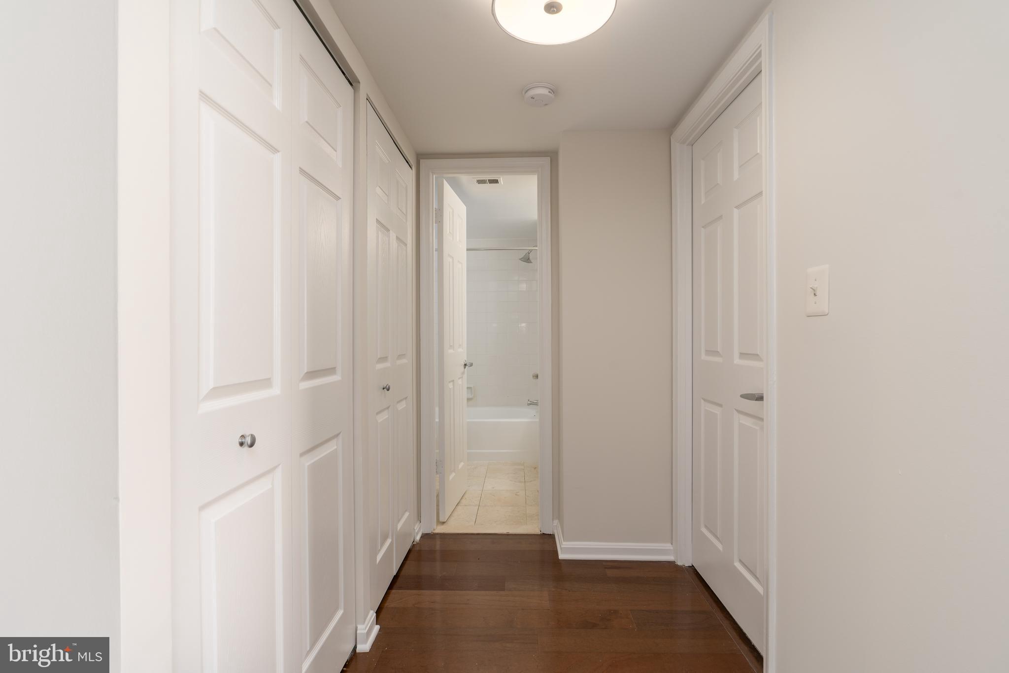 GROSVENOR PARK TOWNHOME CONDOMINIUMS - Residential