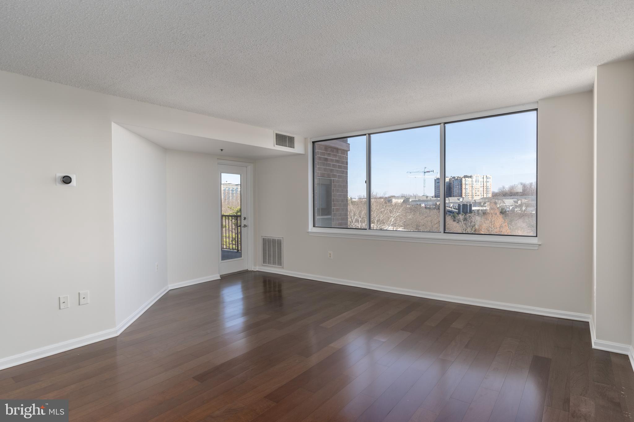 GROSVENOR PARK TOWNHOME CONDOMINIUMS - Residential