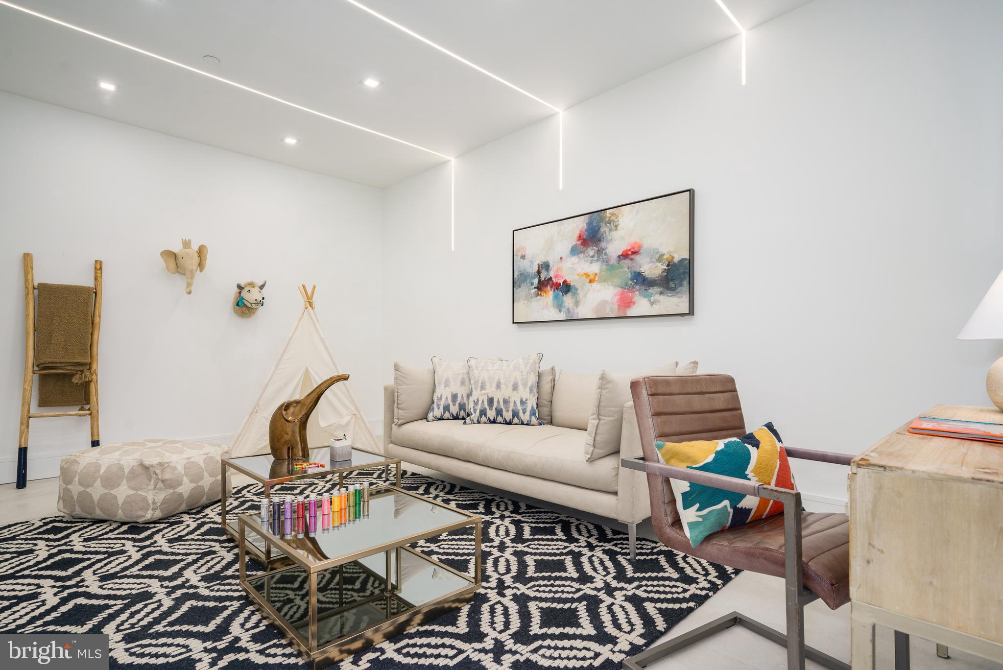 WASHINGTON SQ WEST - Residential