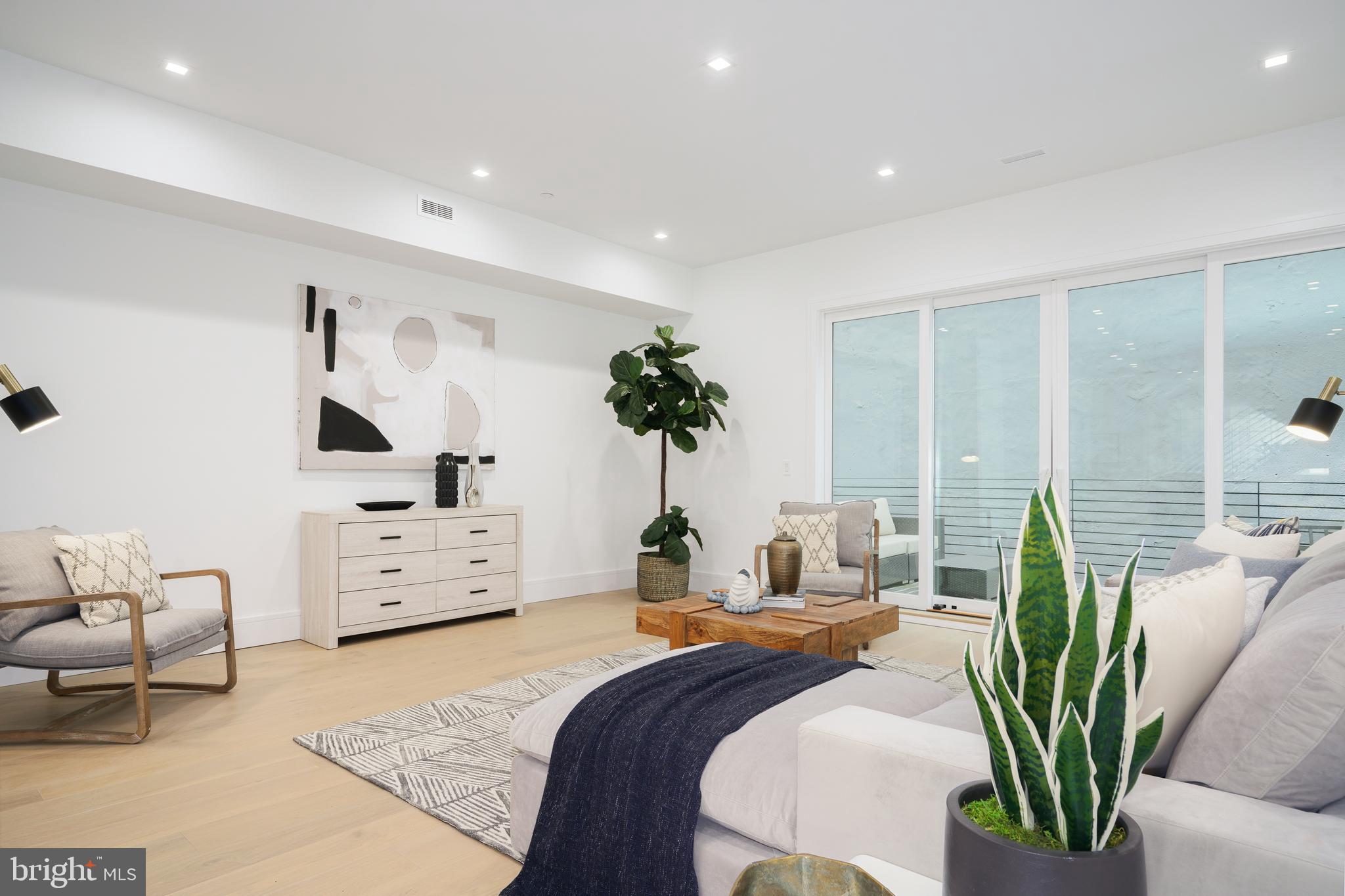 WASHINGTON SQ WEST - Residential