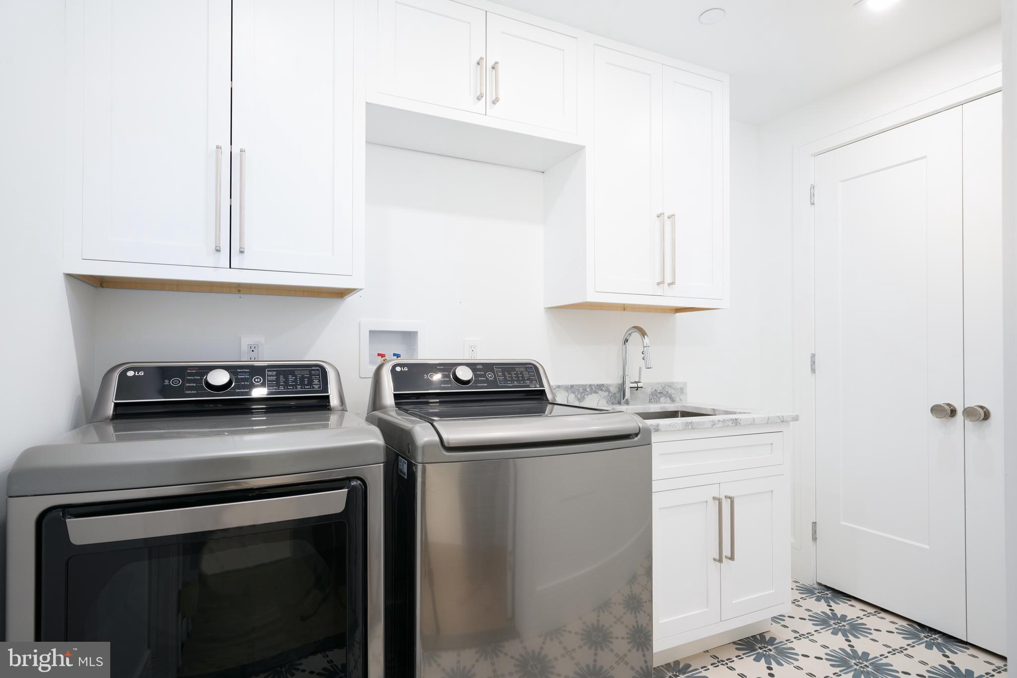 WASHINGTON SQ WEST - Residential