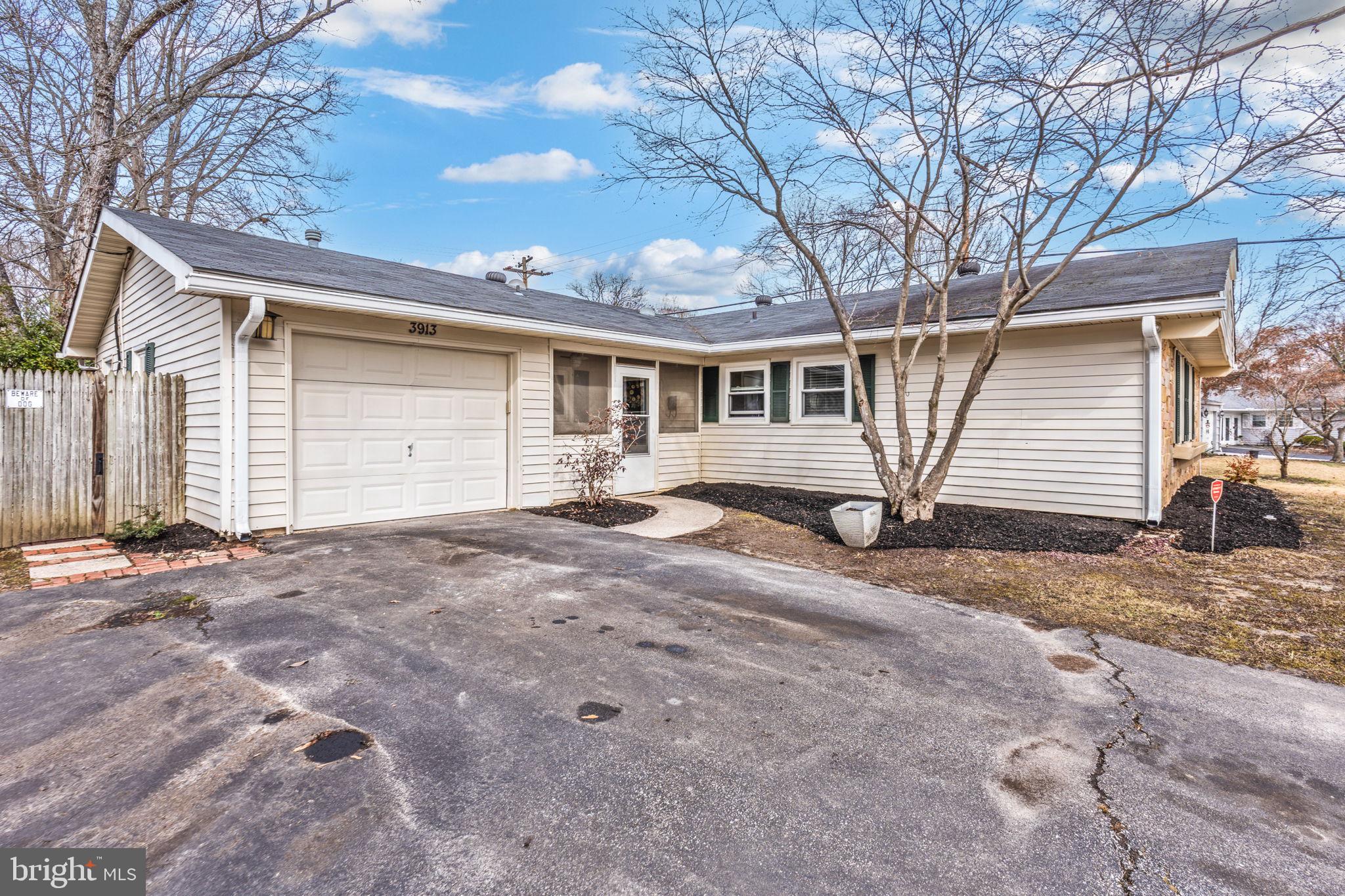 YORKTOWN - Residential