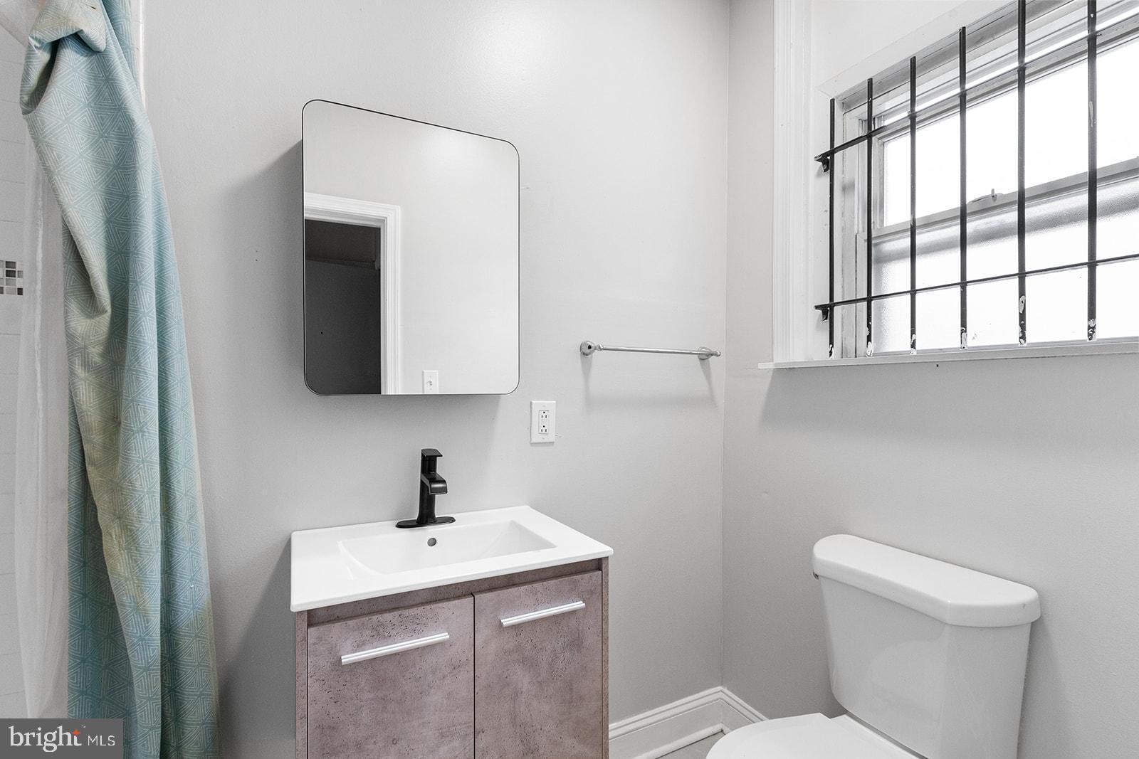 WASHINGTON SQ - Residential Lease