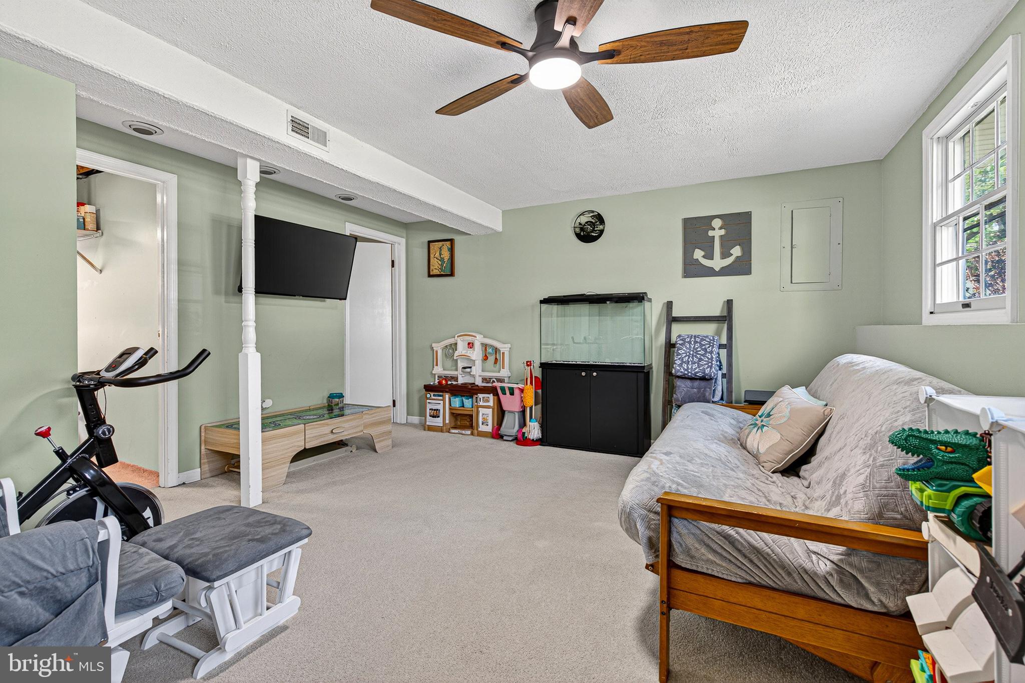 ROYAL EXCHANGE - Residential