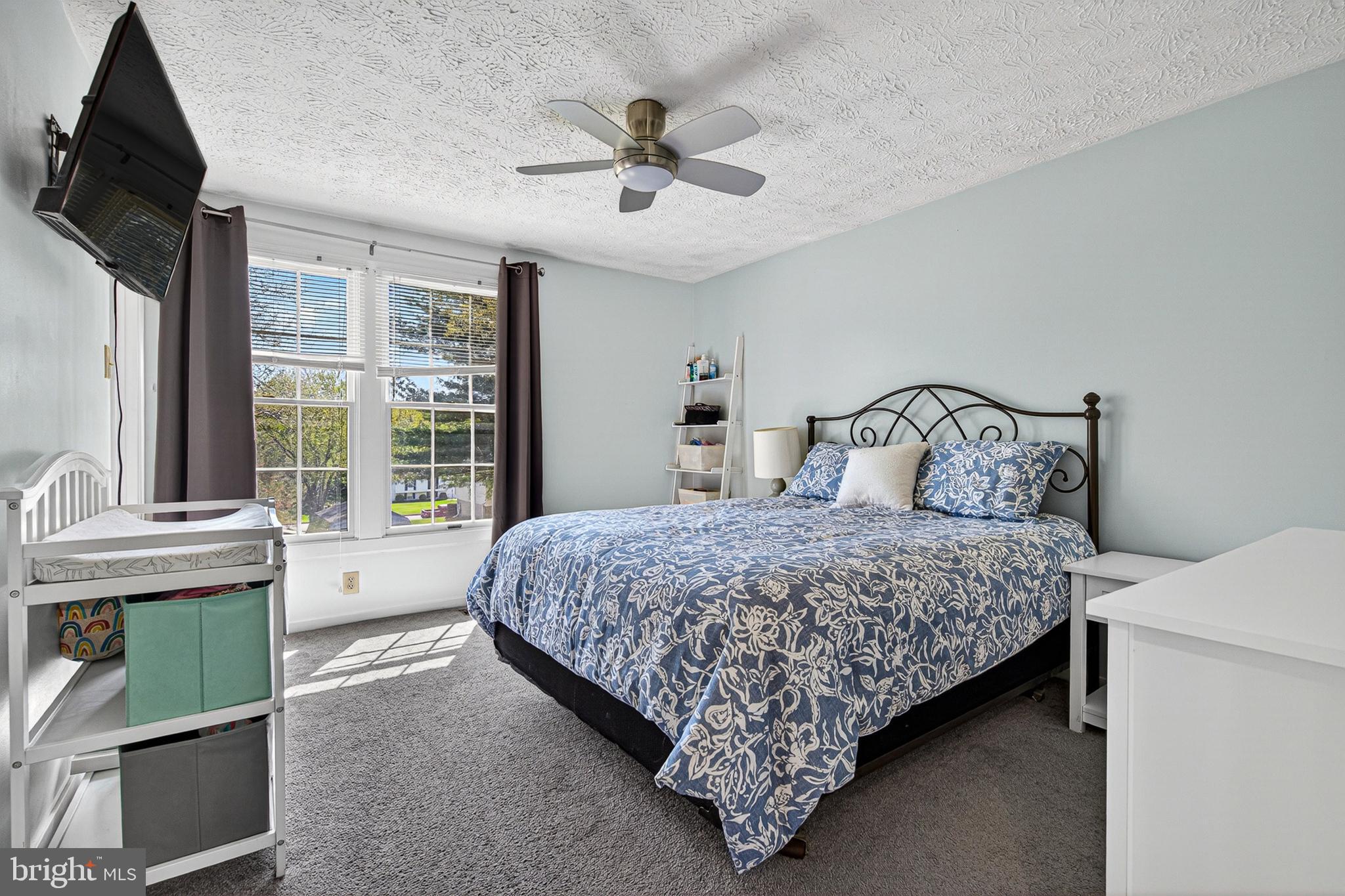 ROYAL EXCHANGE - Residential