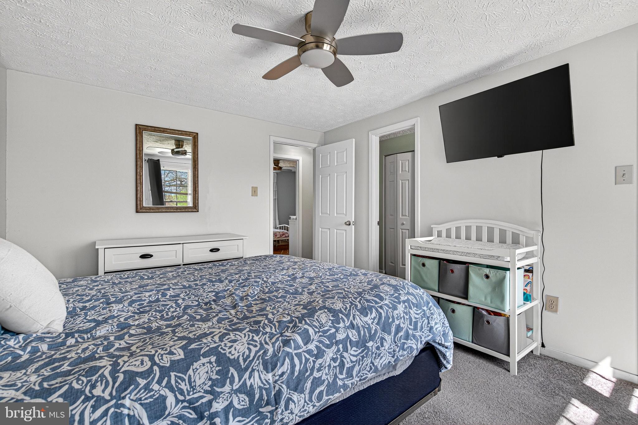 ROYAL EXCHANGE - Residential