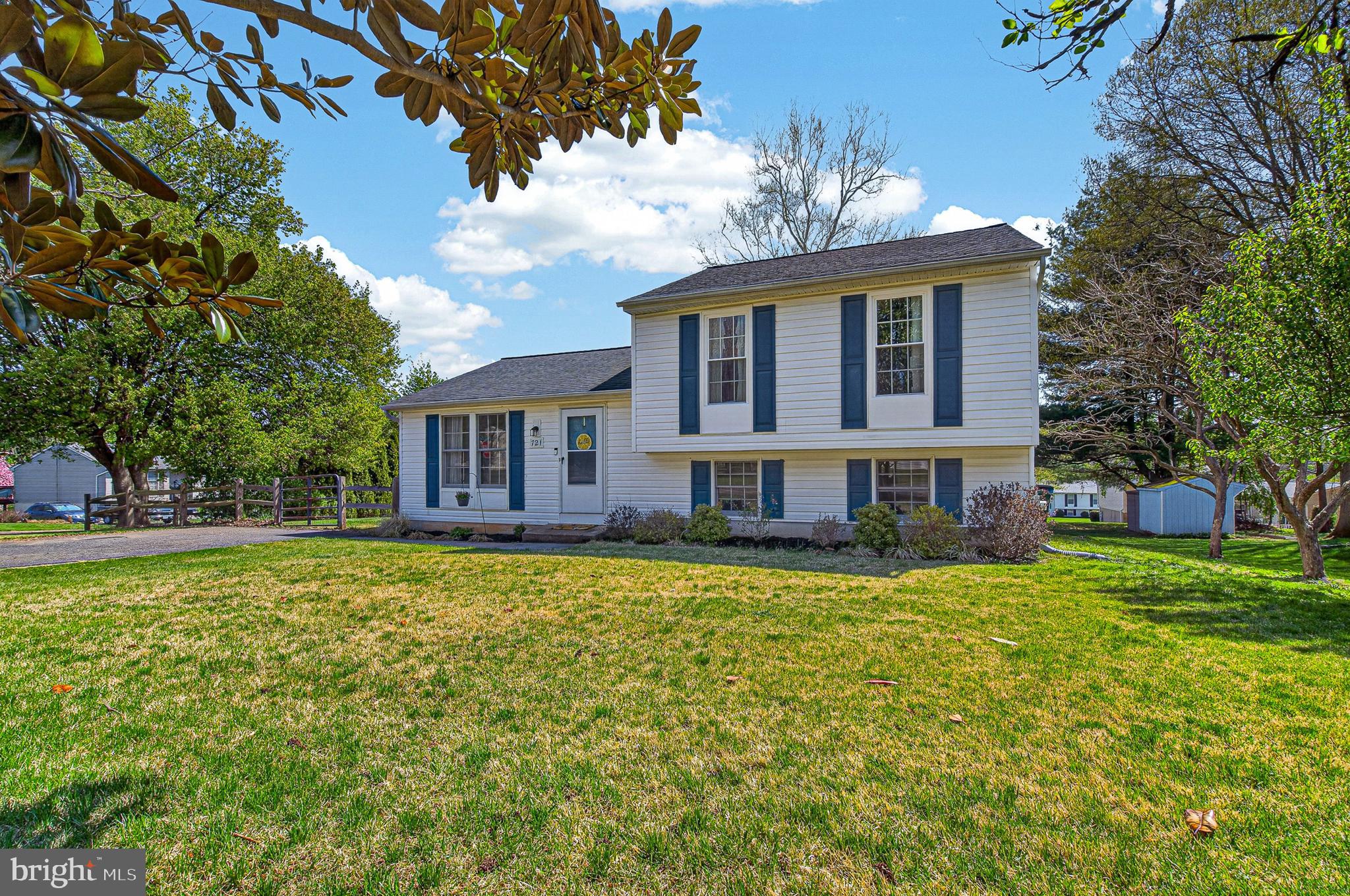 ROYAL EXCHANGE - Residential