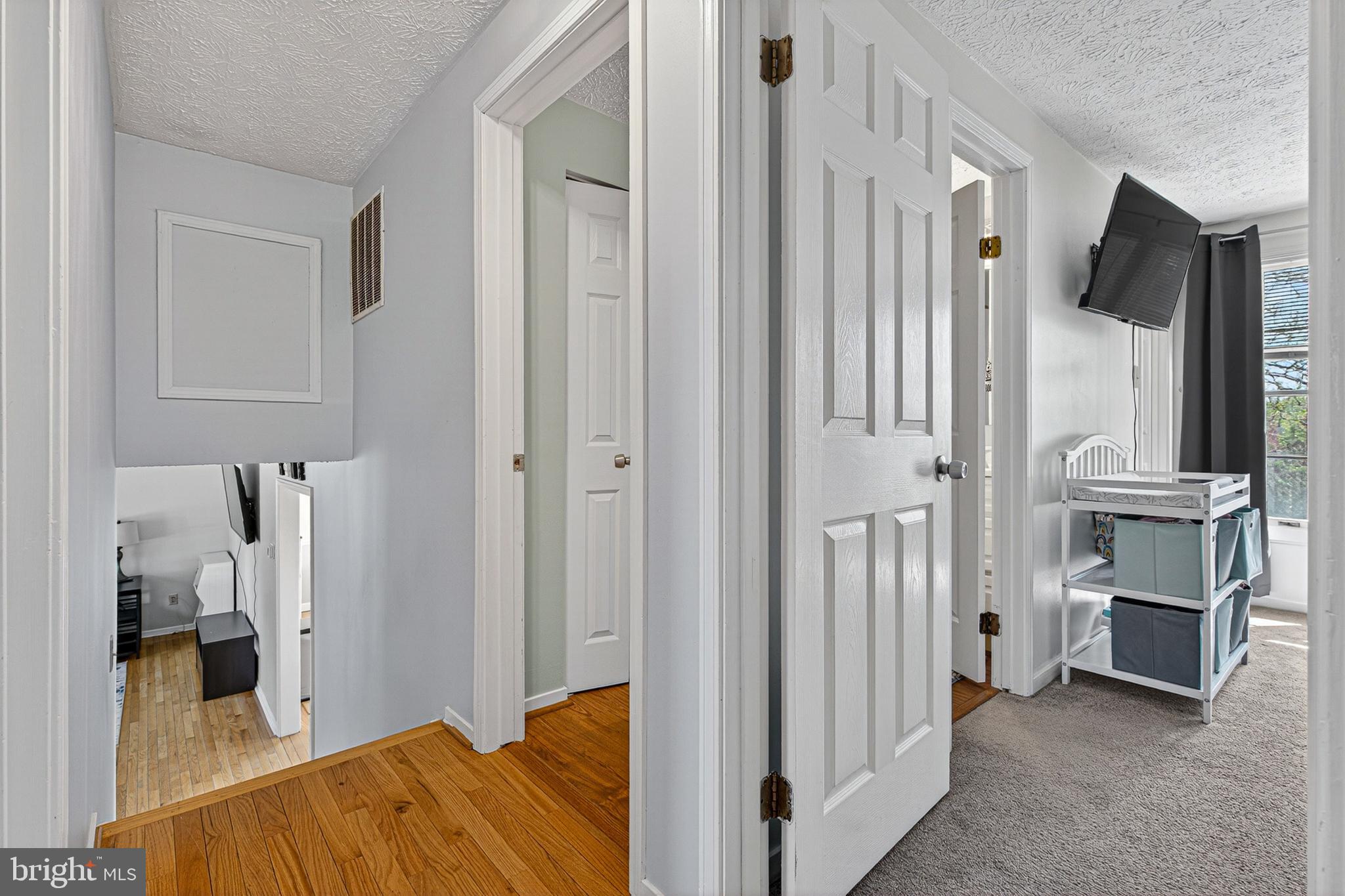 ROYAL EXCHANGE - Residential