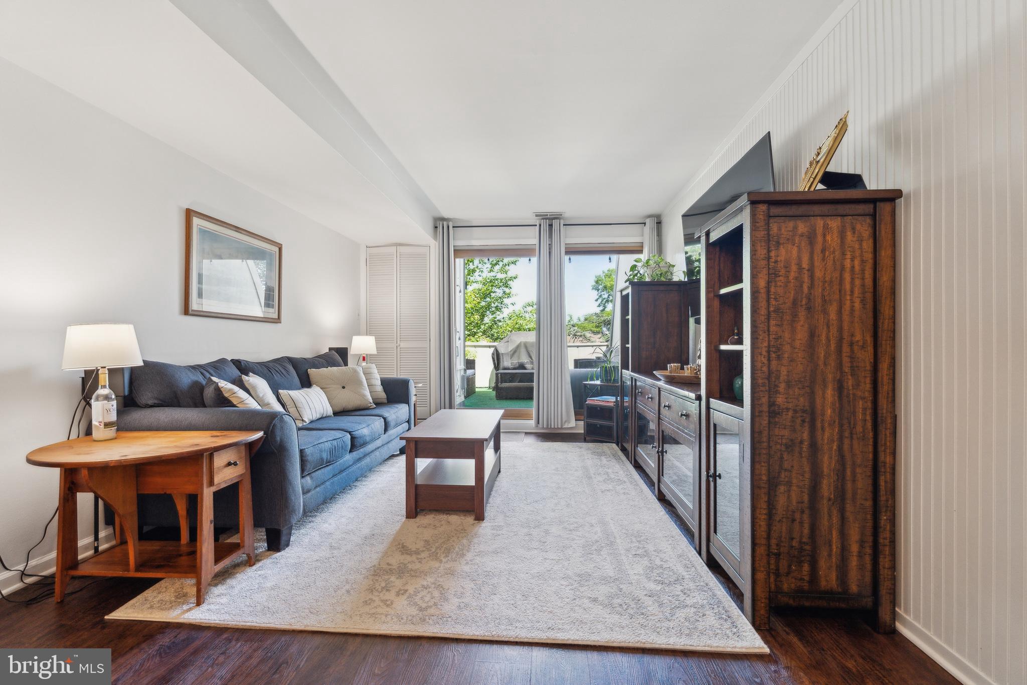296 SUMMIT HOUSE 296