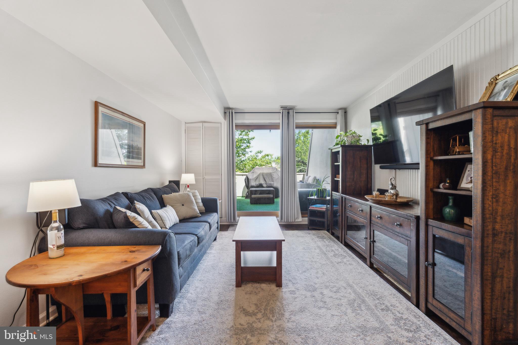 296 SUMMIT HOUSE 296