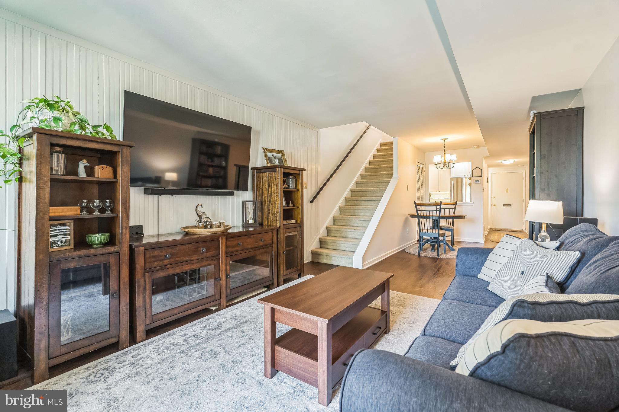 296 SUMMIT HOUSE 296