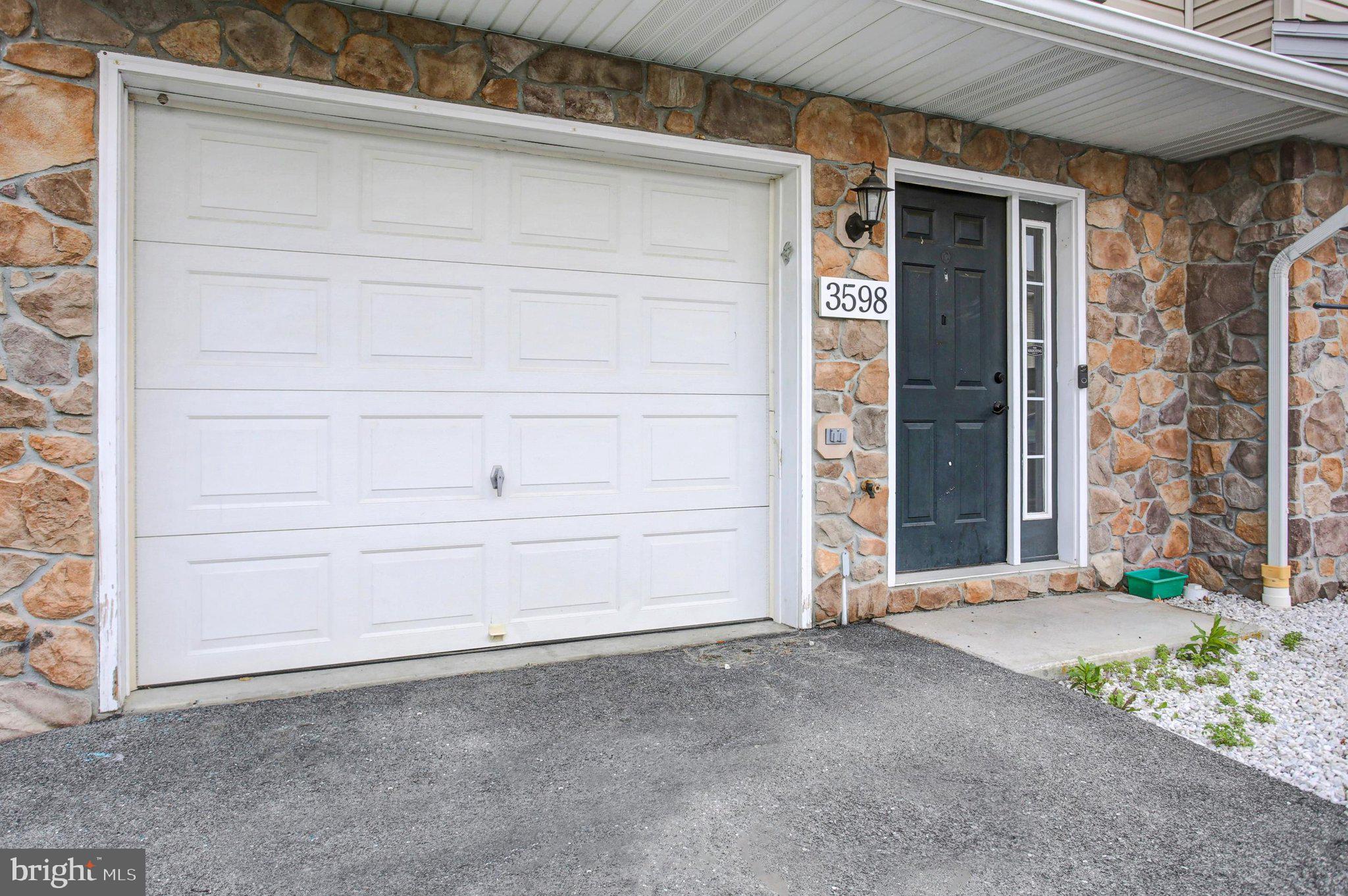 3598 PINECREST COURT