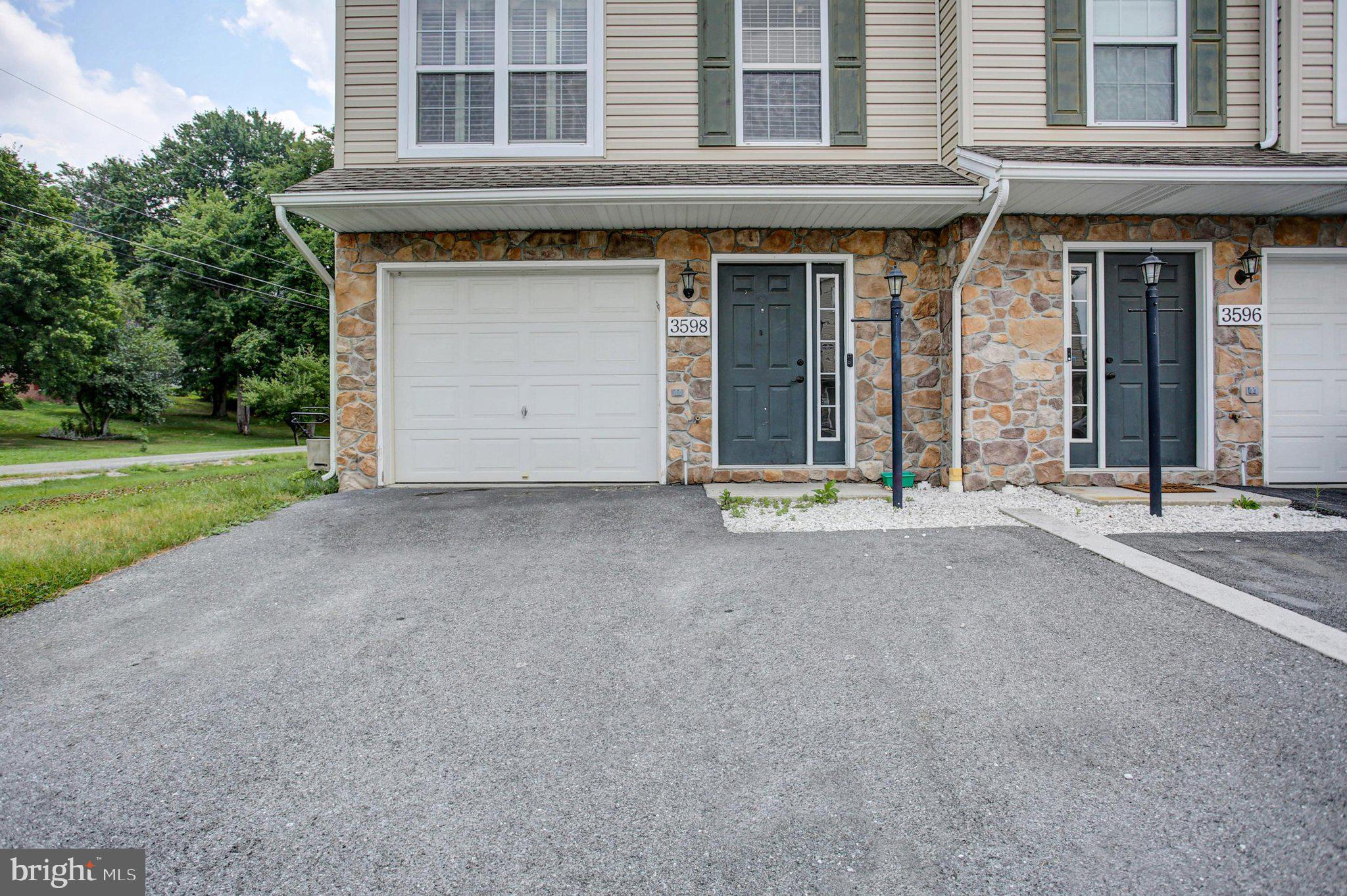 3598 PINECREST COURT
