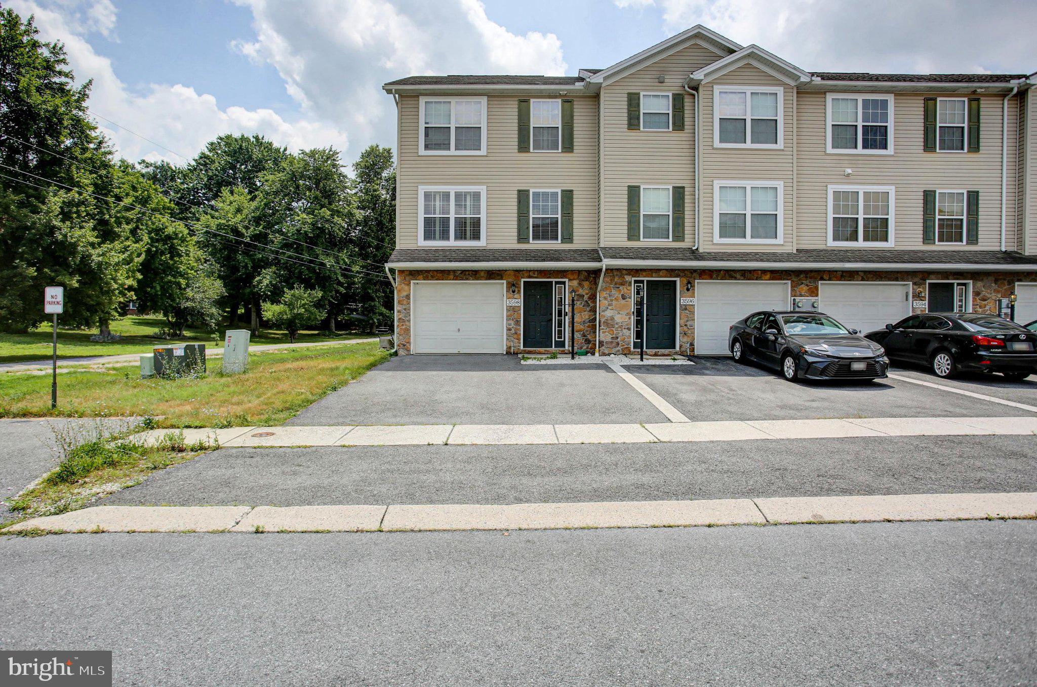 3598 PINECREST COURT