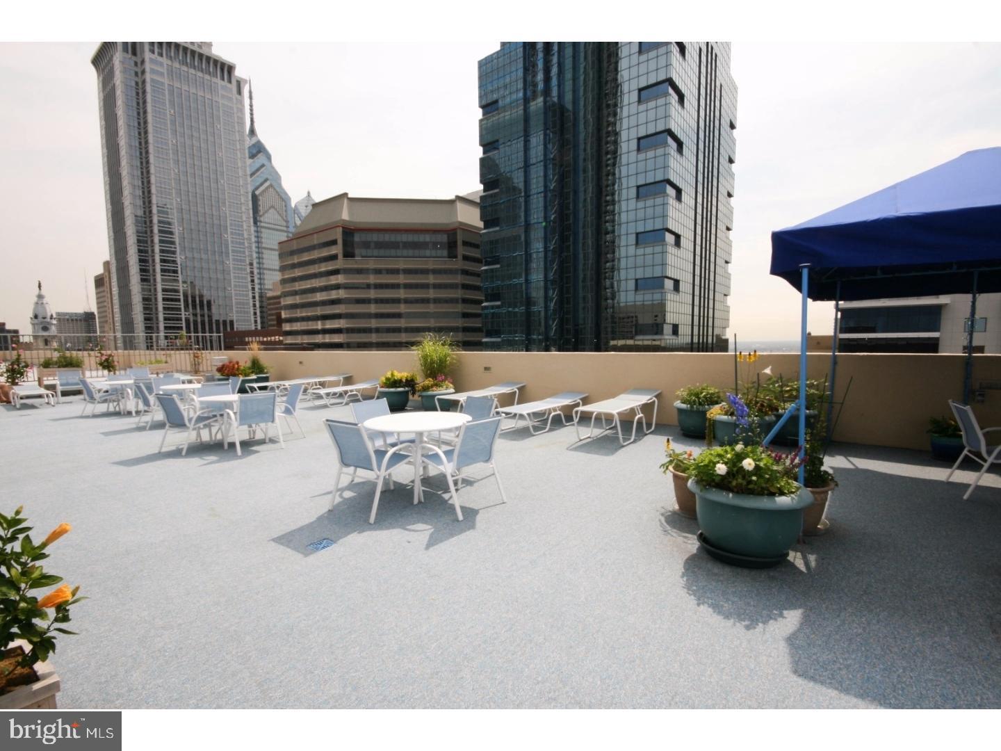 LOGAN SQUARE - Residential