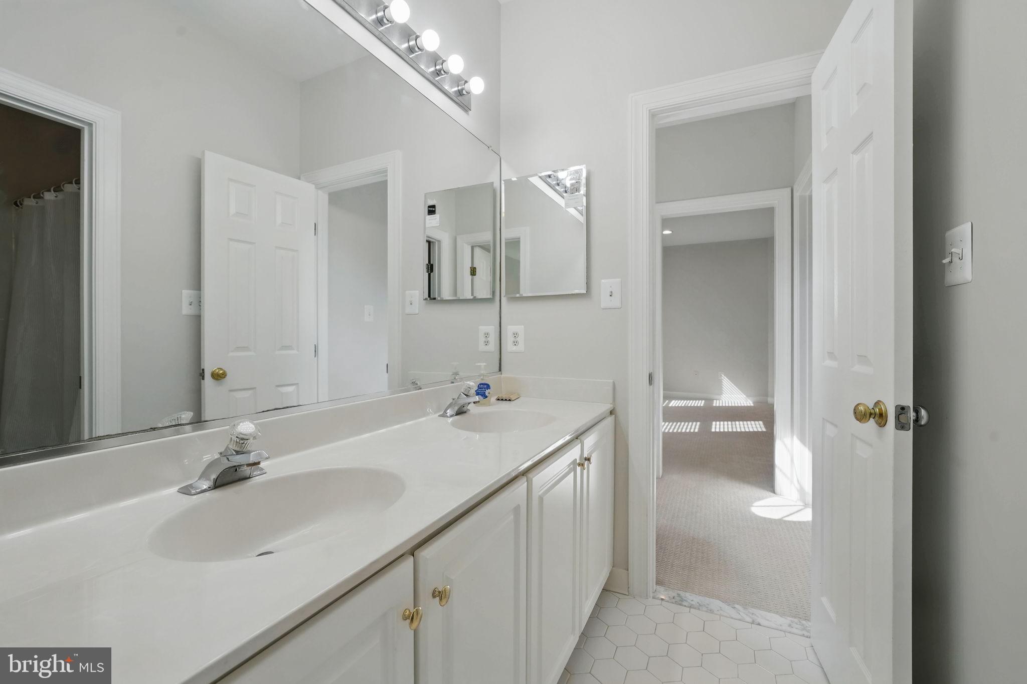 SOLITAIRE - Residential