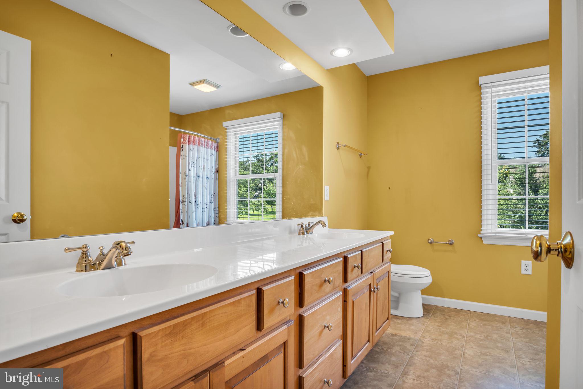 KENDALE OAKS - Residential