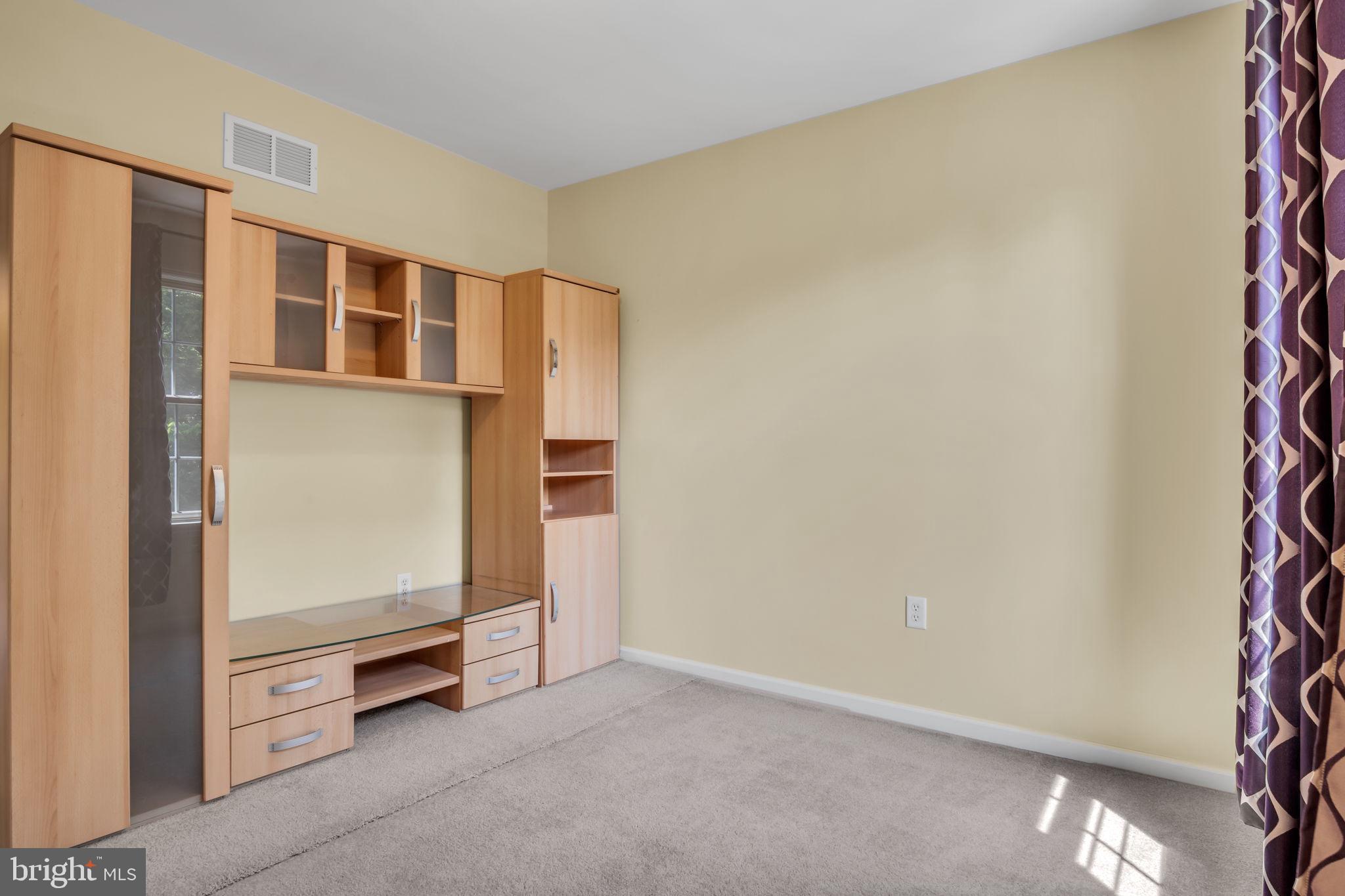 KENDALE OAKS - Residential