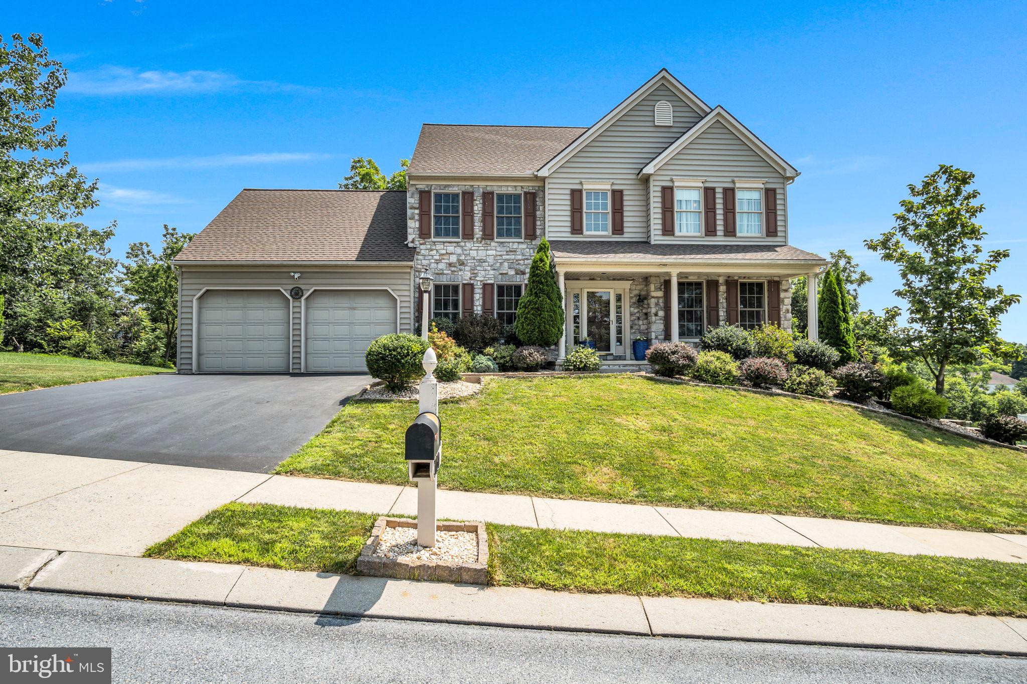 KENDALE OAKS - Residential