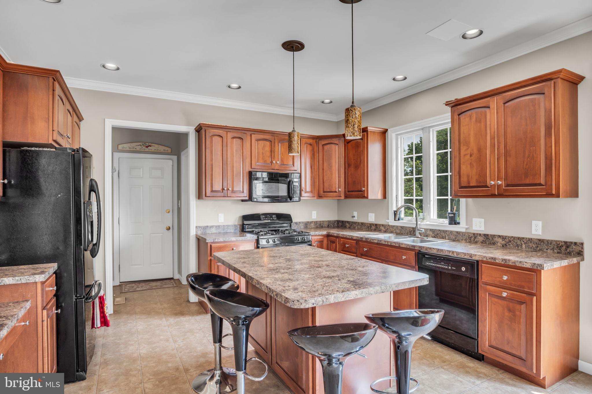 KENDALE OAKS - Residential