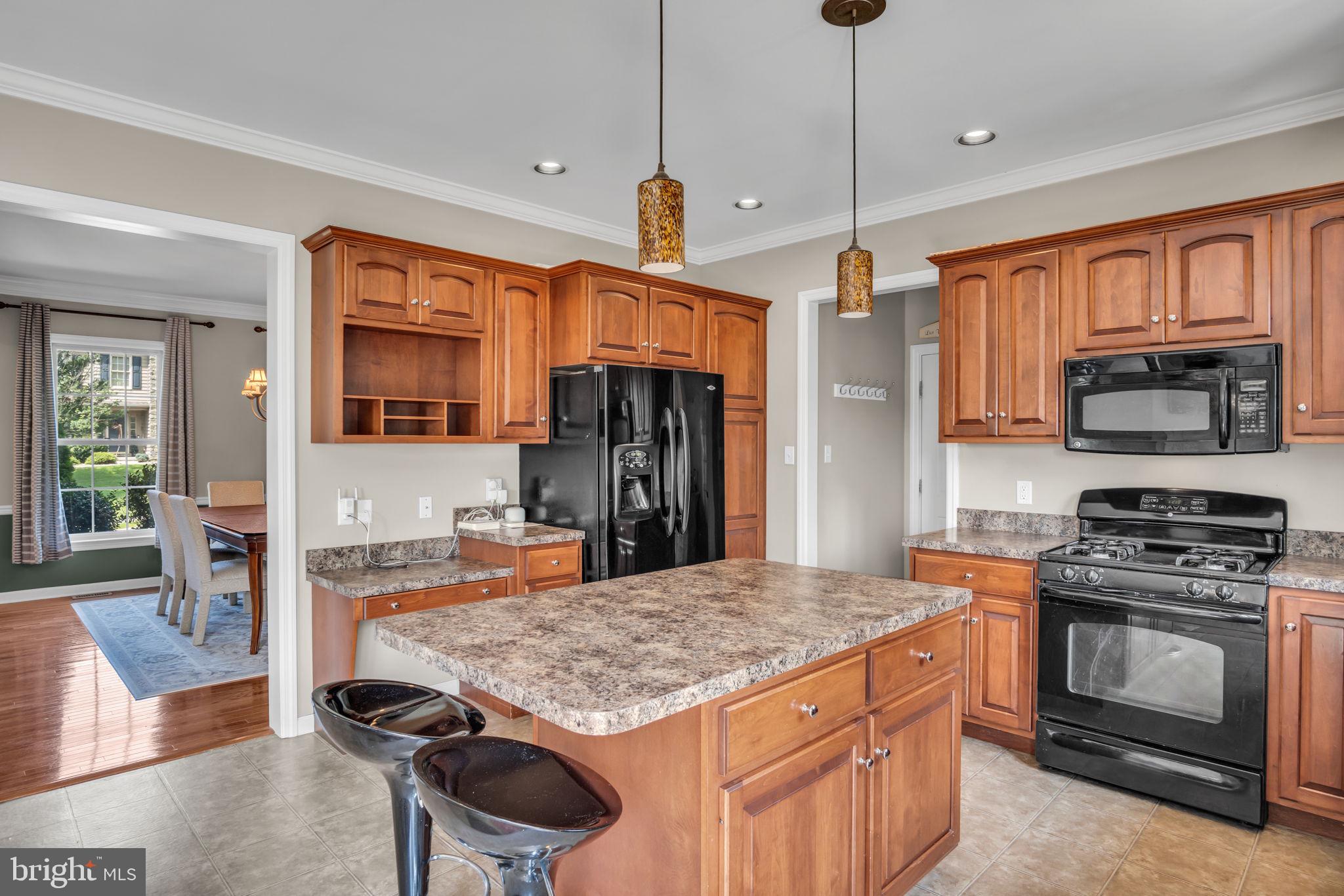 KENDALE OAKS - Residential