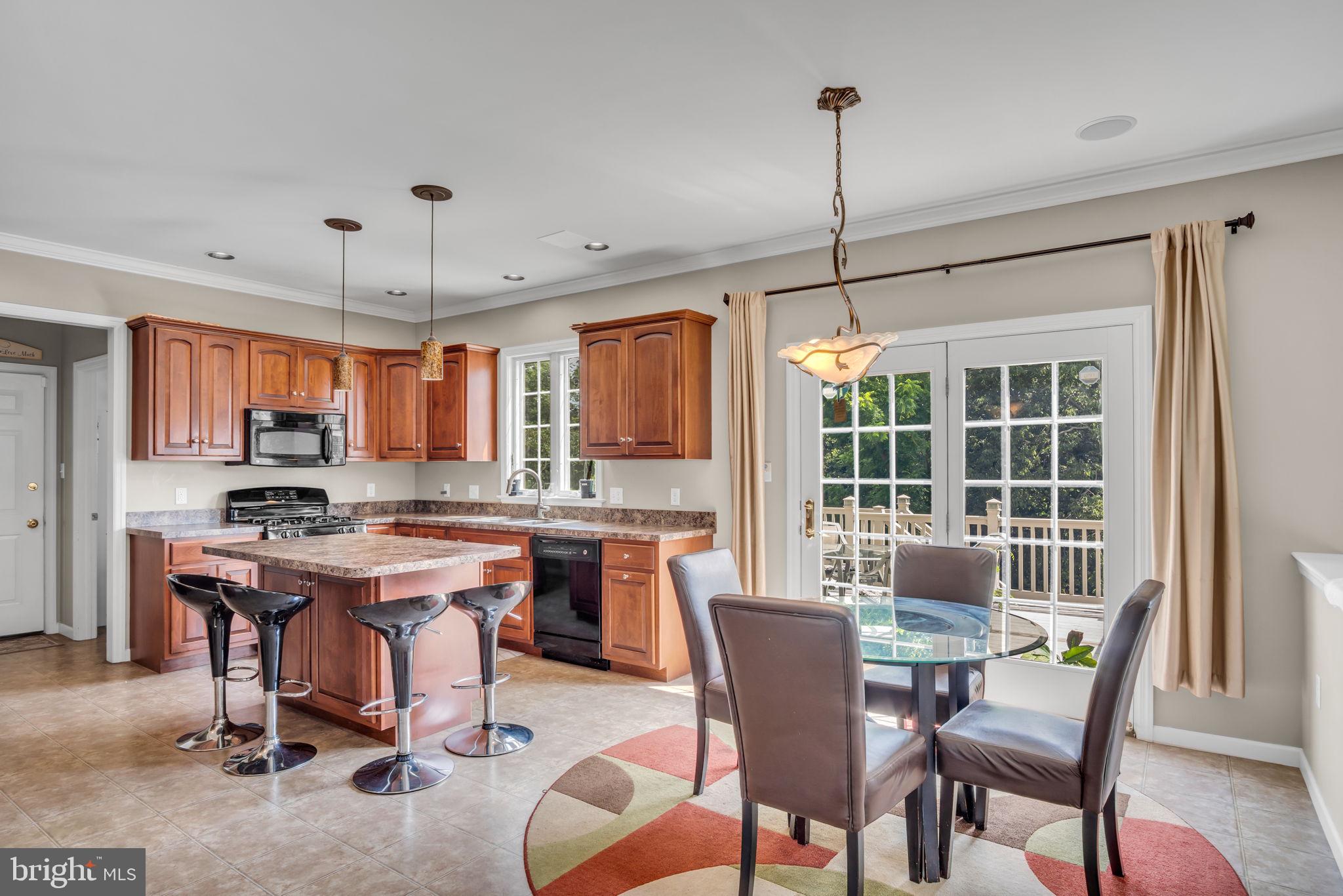 KENDALE OAKS - Residential