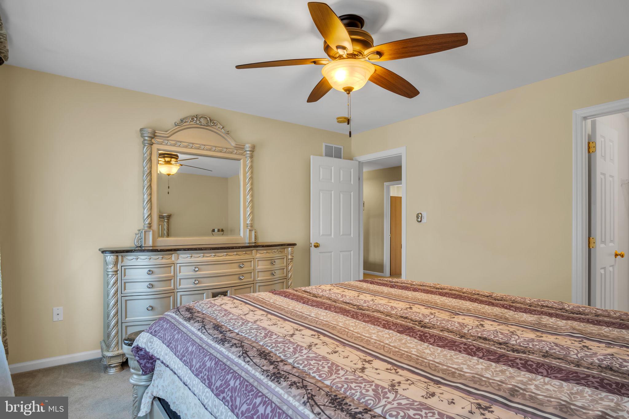 KENDALE OAKS - Residential