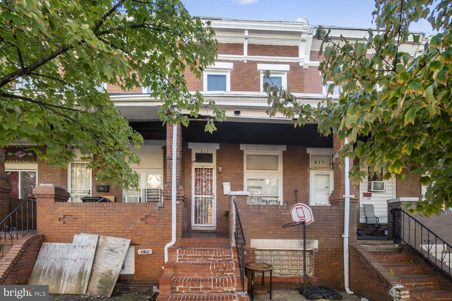 613 N ELLWOOD AVENUE
