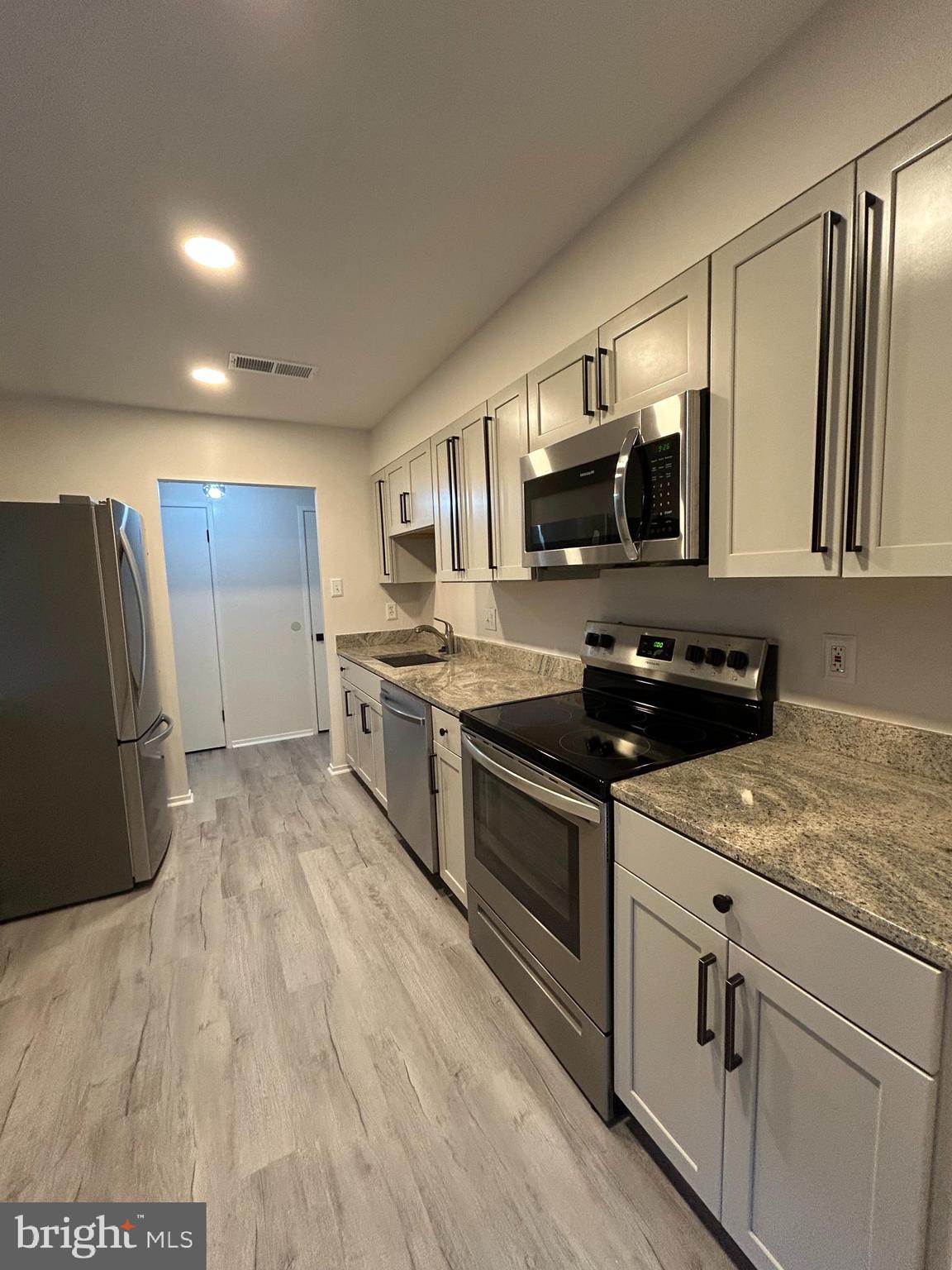 JEFFERSON MEWS - Residential Lease