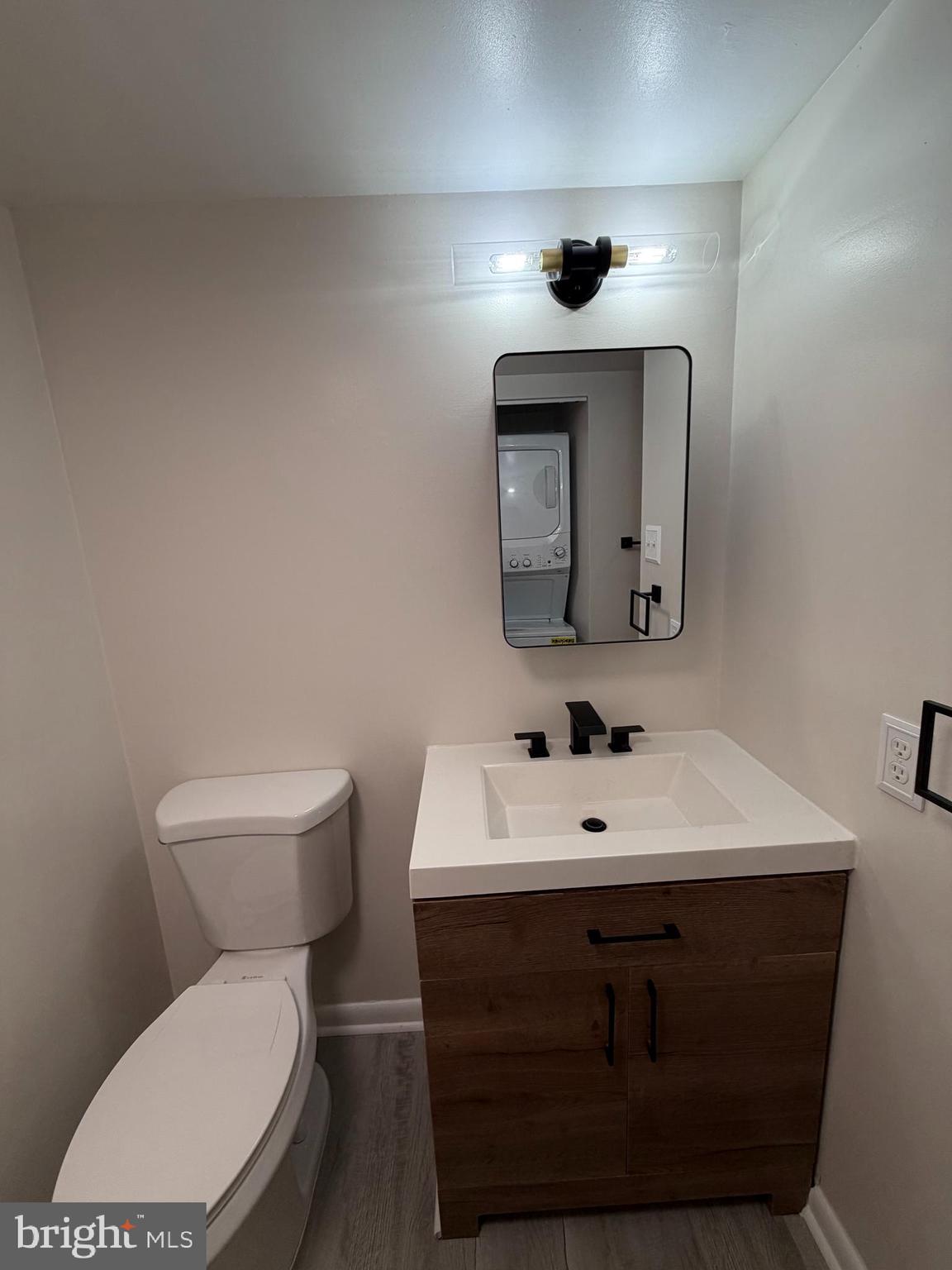 JEFFERSON MEWS - Residential Lease