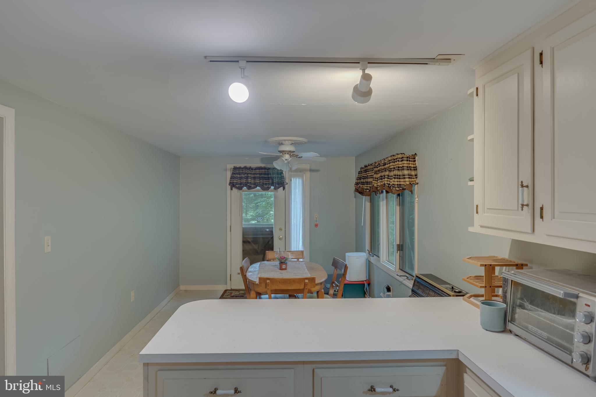 BOCA CABINS - Residential Lease