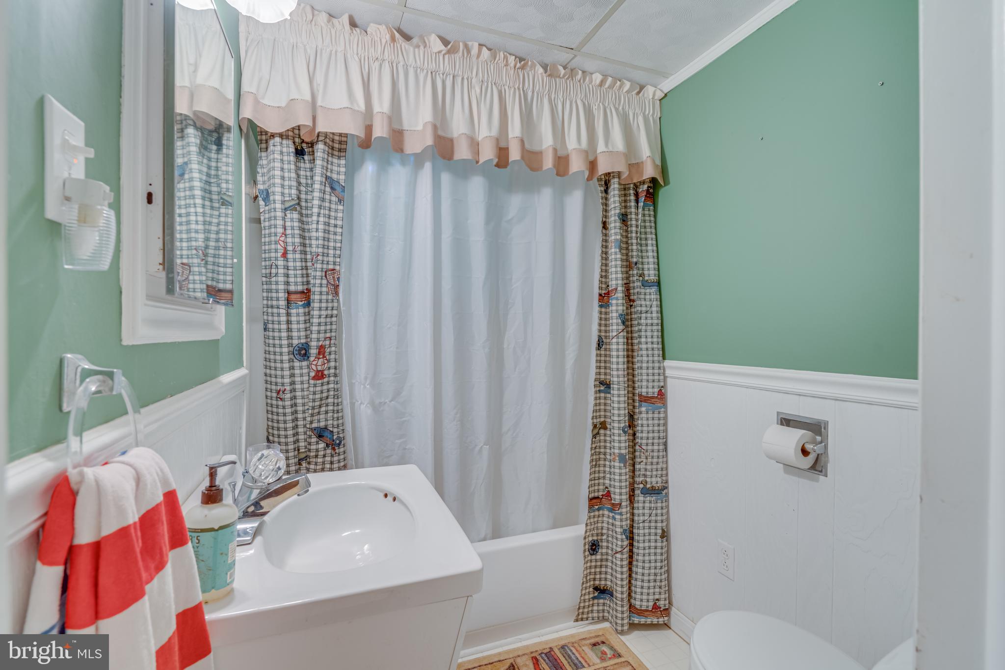 BOCA CABINS - Residential Lease